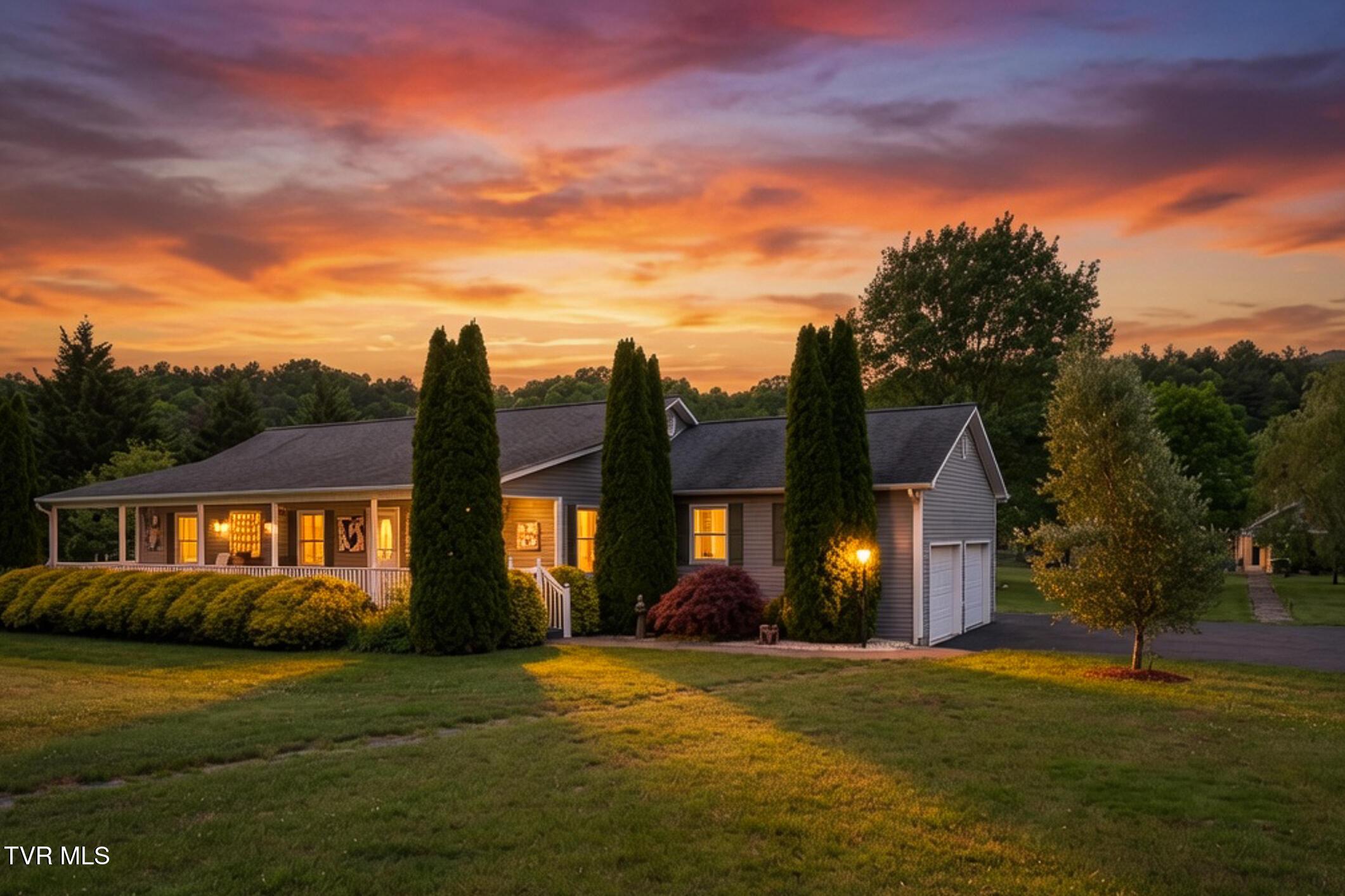 Photo of 4 bed, 3 bath, 3,862 sq ft single family residence at 6811 West Hwy 67