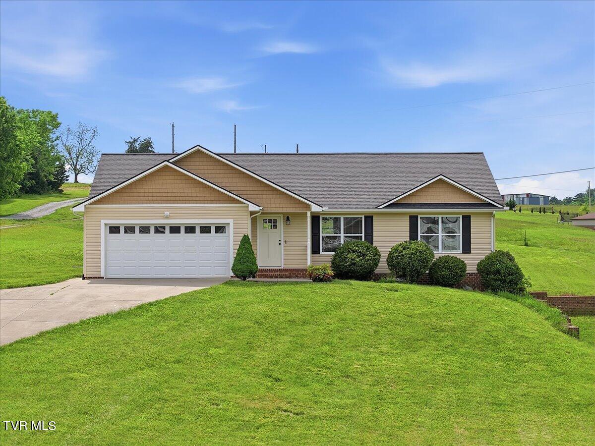 Photo of 3 bed, 2 bath, 1,495 sq ft single family residence at 520 Calico Road