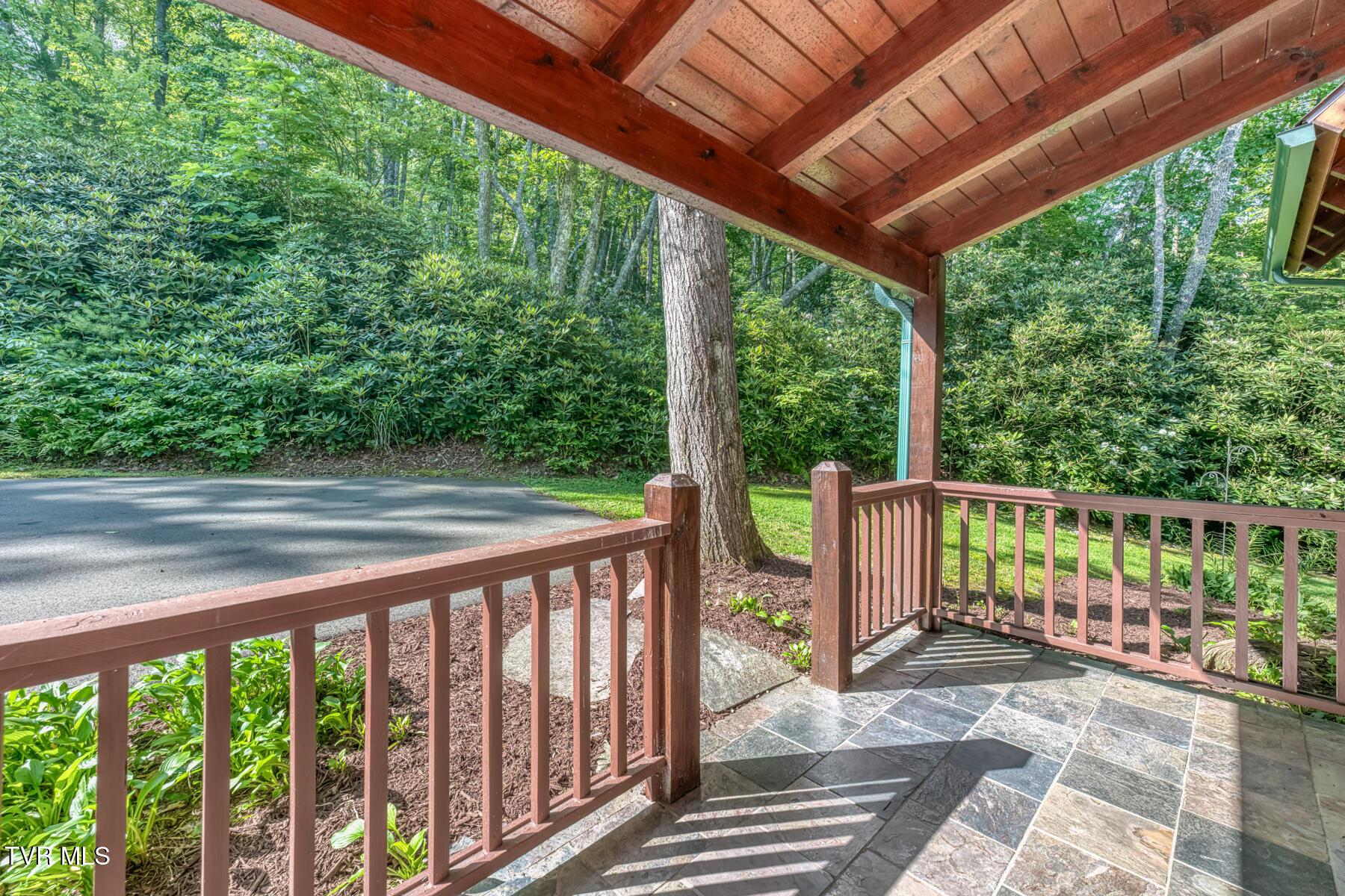 503 Bankers Bend