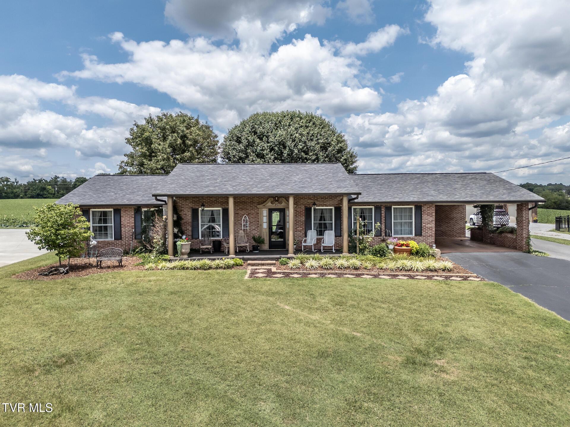 Photo of 3 bed, 3 bath, 3,304 sq ft single family residence at 97 Sunrise Avenue
