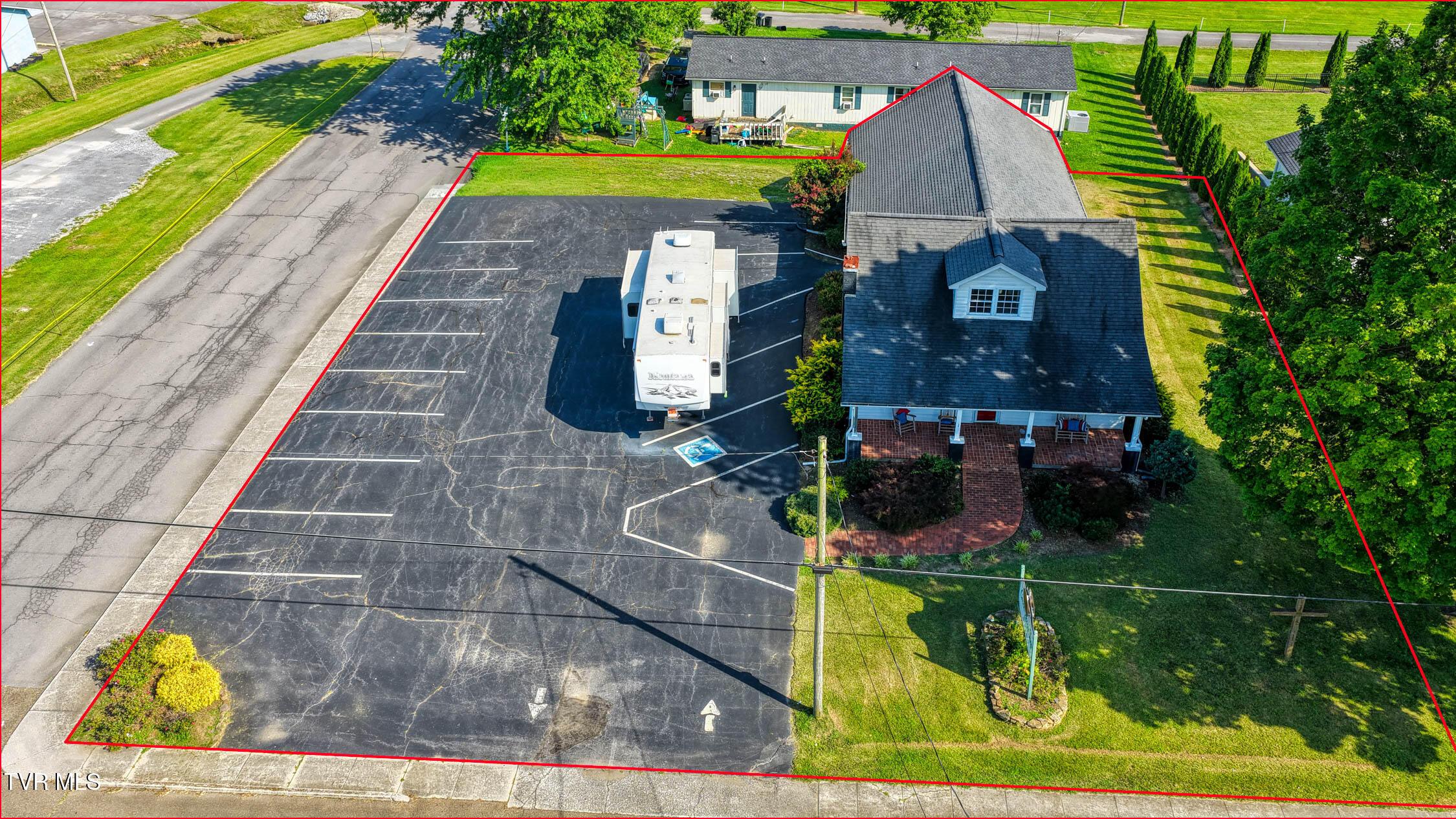 812 E Main St. Rog MLSa (12 of 25)