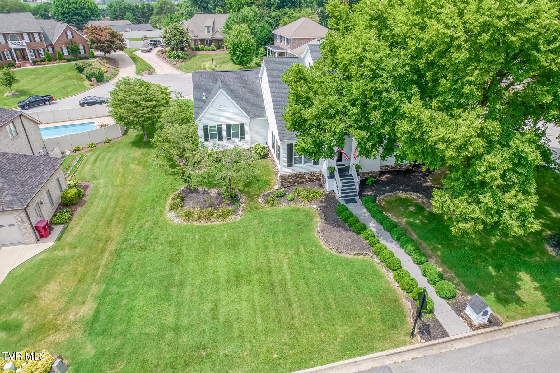 106 Woodbriar Dr-3