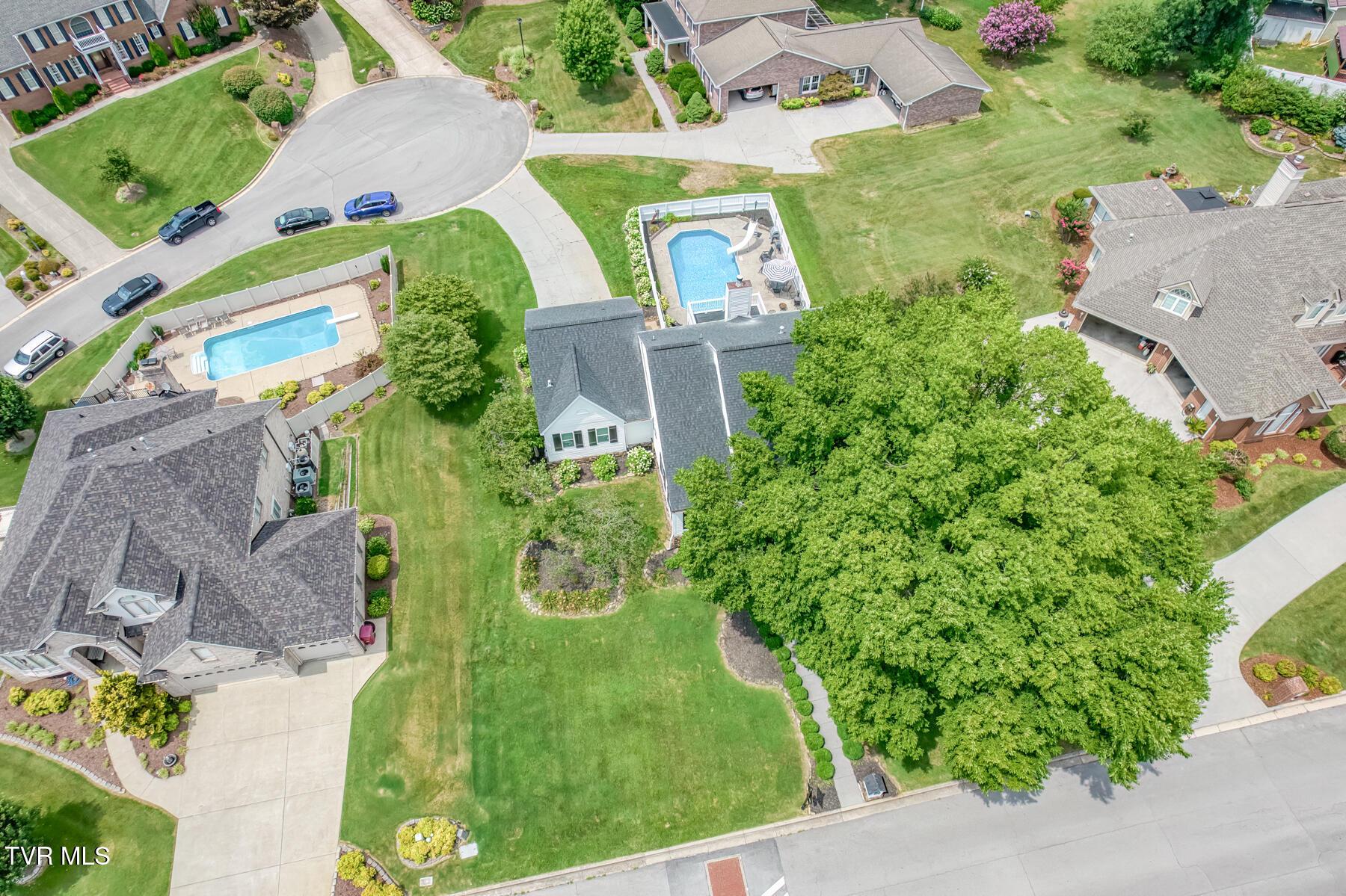 106 Woodbriar Dr-4