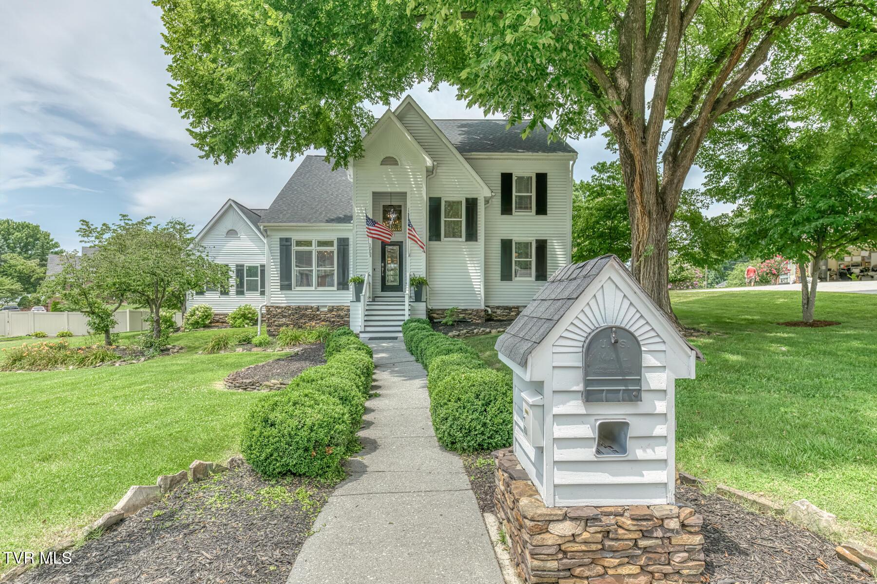 106 Woodbriar Dr-5