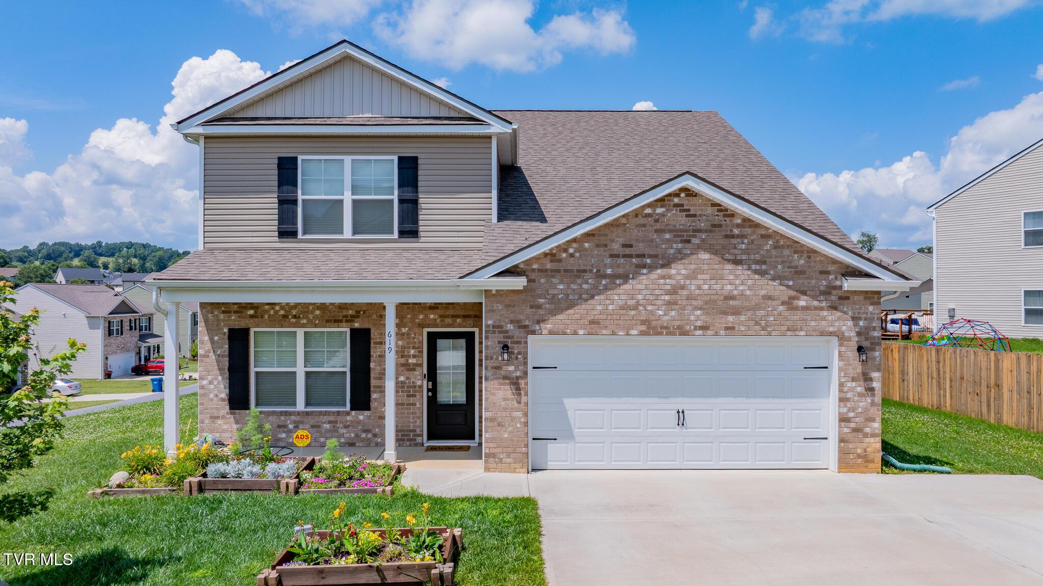 Photo of 5 bed, 4 bath, 2,718 sq ft single family residence at 619 Barley Loop