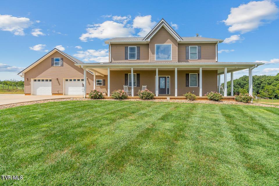 Photo of 4 bed, 3 bath, 3,333 sq ft single family residence at 8477 East Andrew Johnson Highway