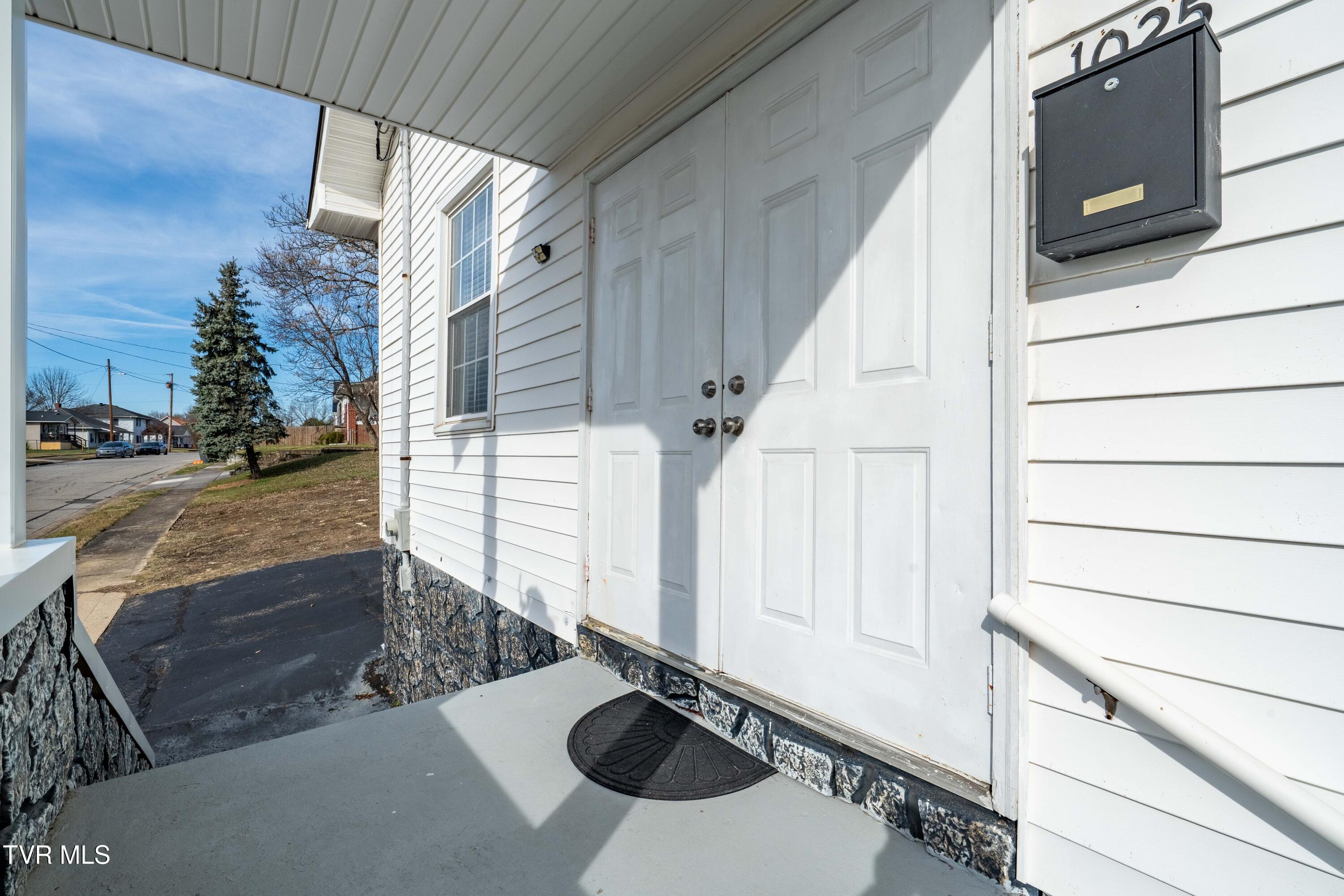 1025 Maple St (6 of 47)