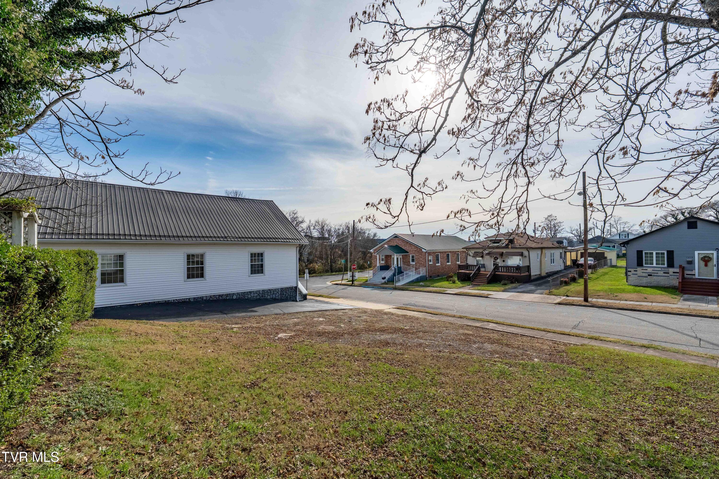1025 Maple St (11 of 47)