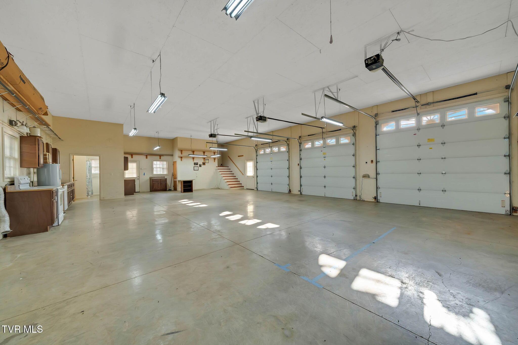 40-web-or-mls-1185 Woolsey Rd-40