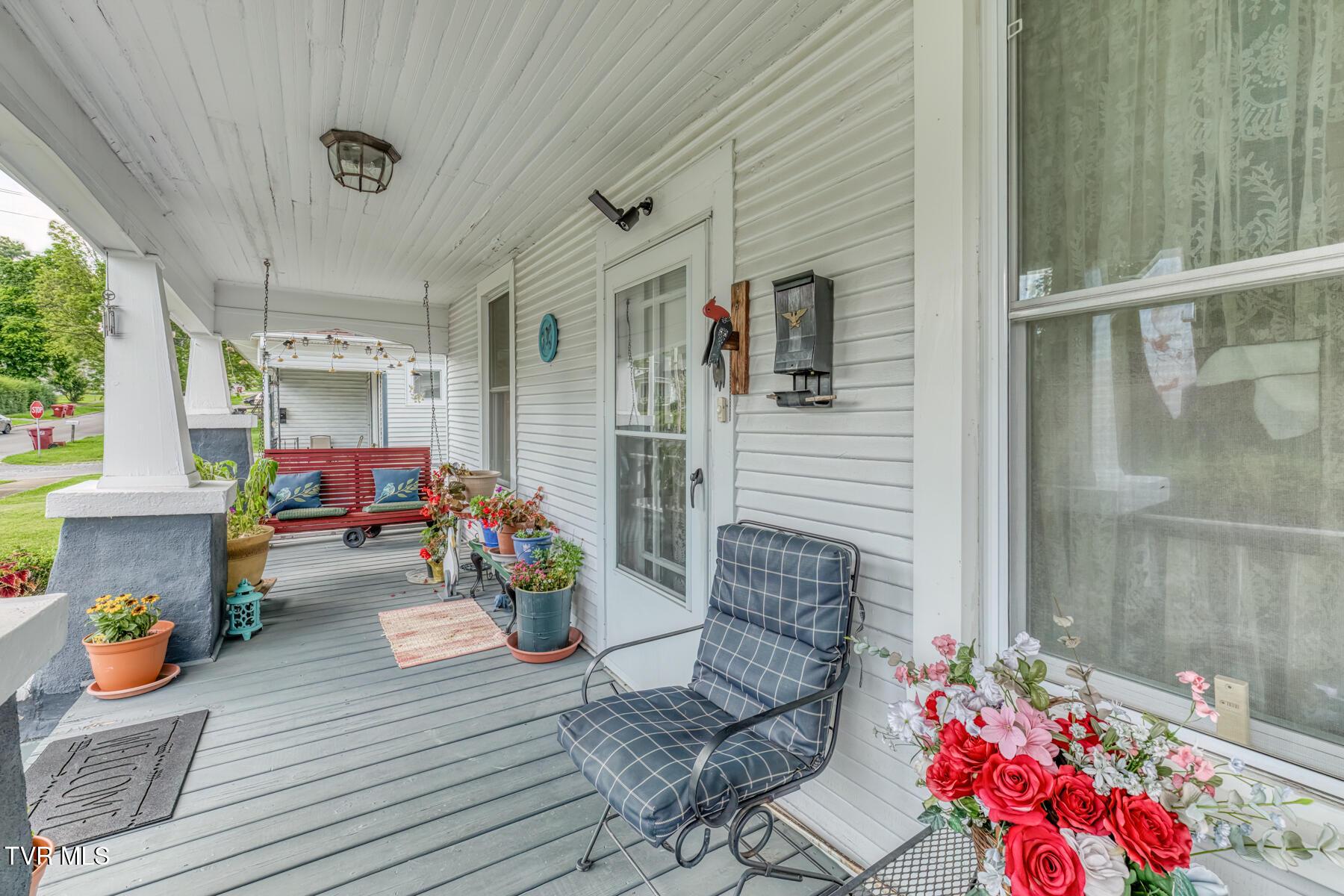 208 Delaware St-4