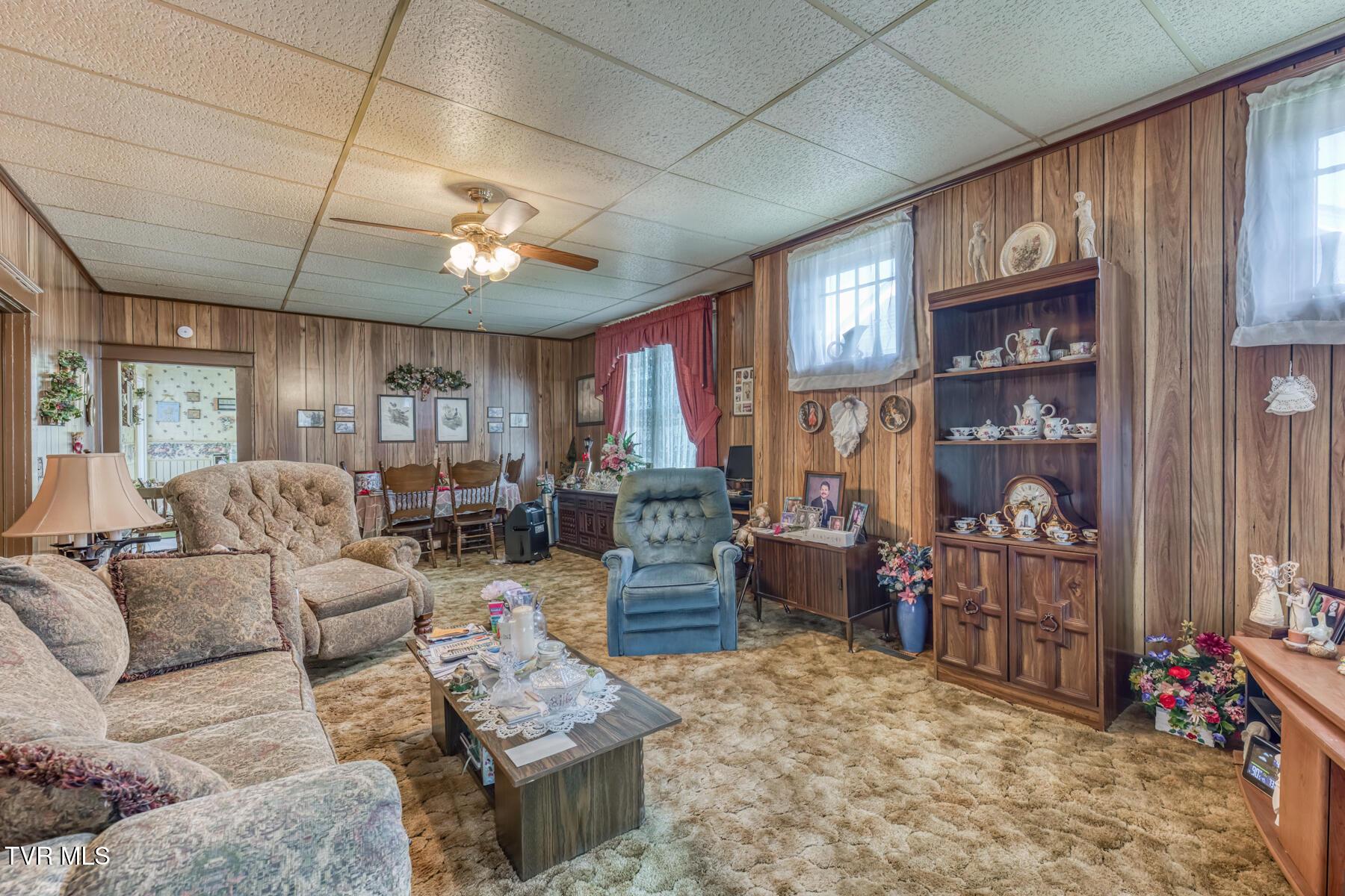 208 Delaware St-5