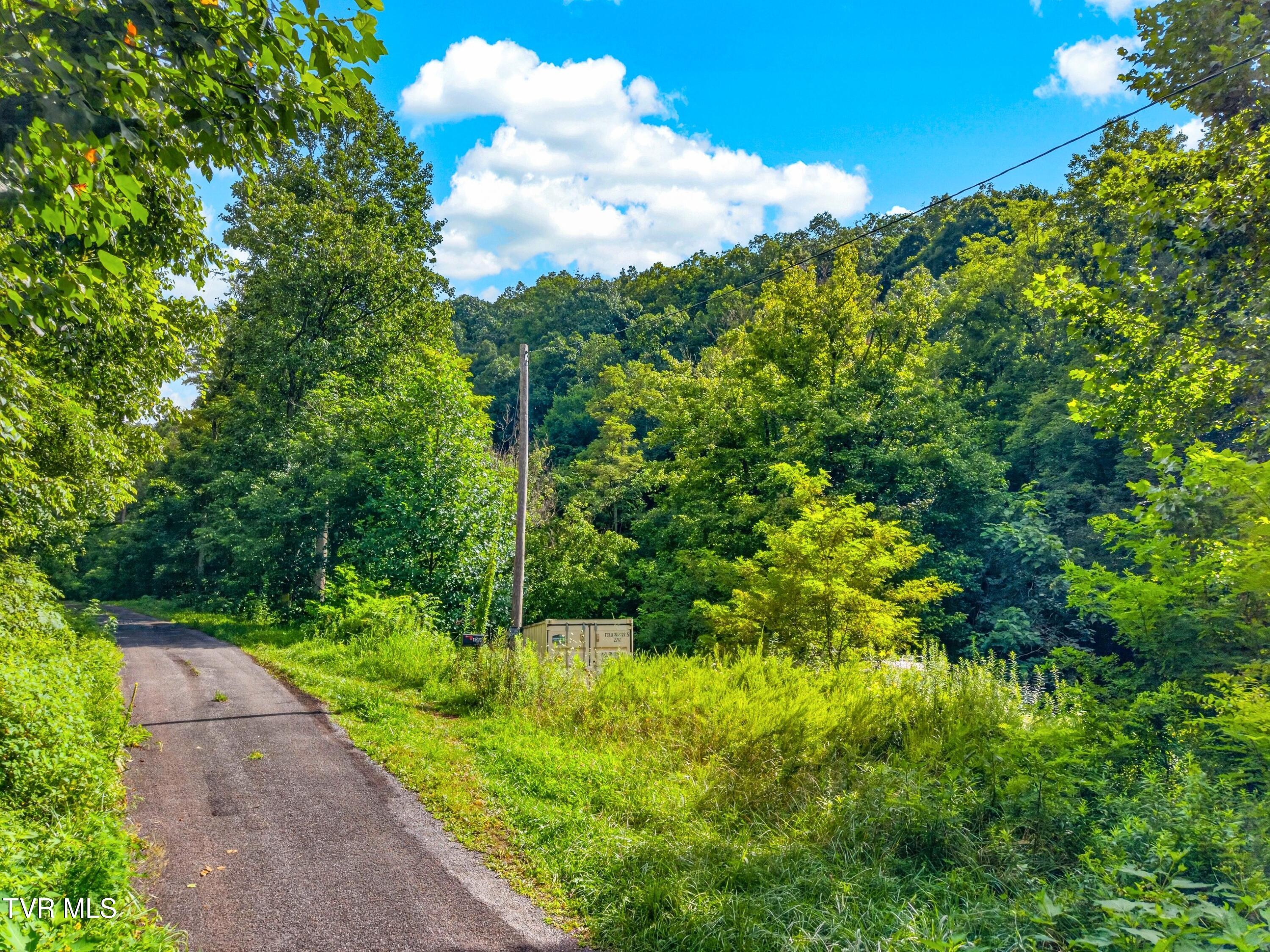 Photo of 17.67 ac land at 150 Mcmakin Road
