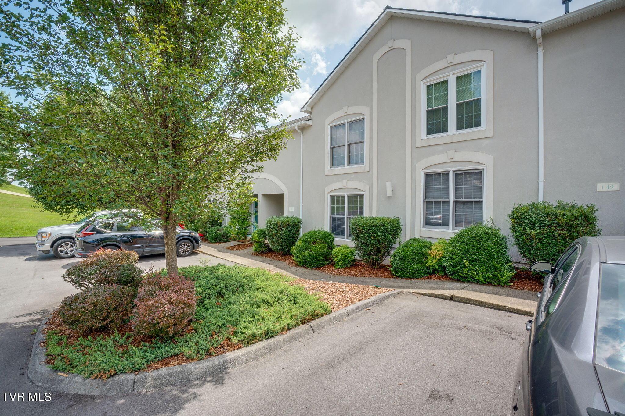 Photo of 3 bed, 4 bath, 1,880 sq ft condominium at 150 Bentley Parc ## 75