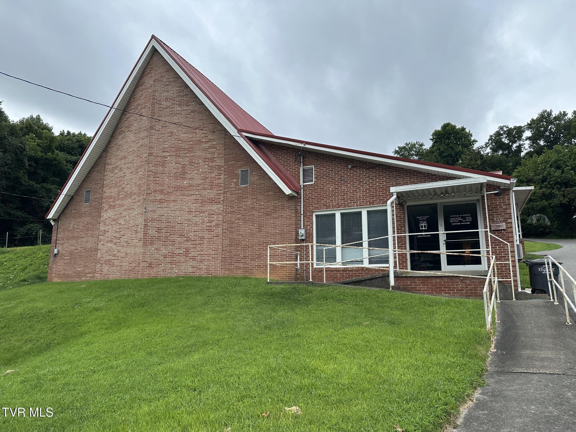 Photo of 6,359 sq ft commercial sale at 926 Lynn Garden Drive