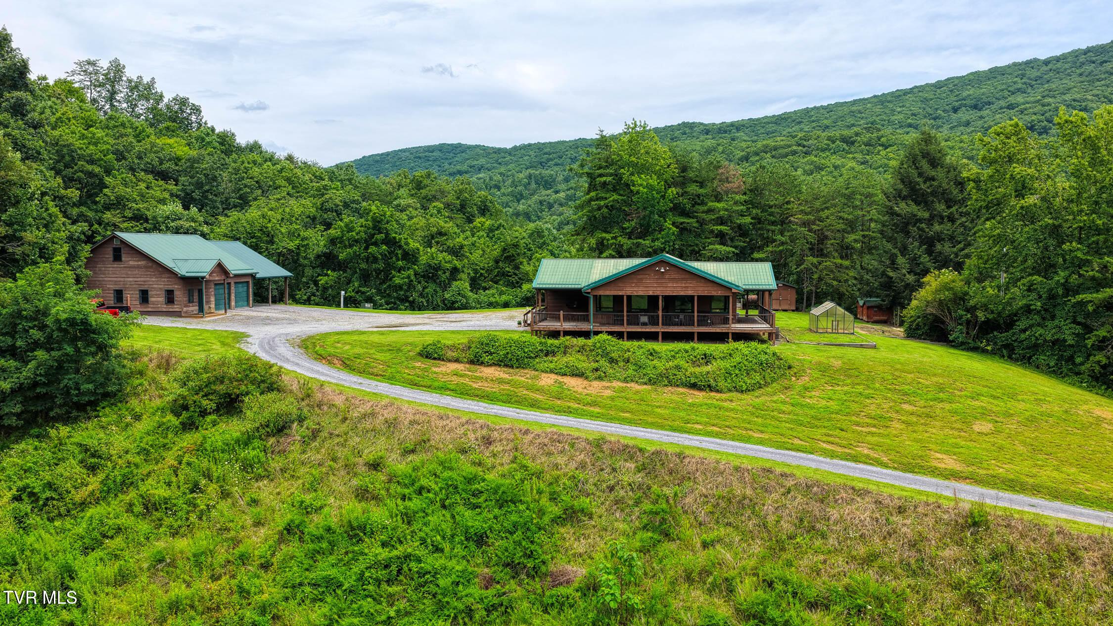 Photo of 2 bed, 3 bath, 1,868 sq ft single family residence at 201 Early Branch Road