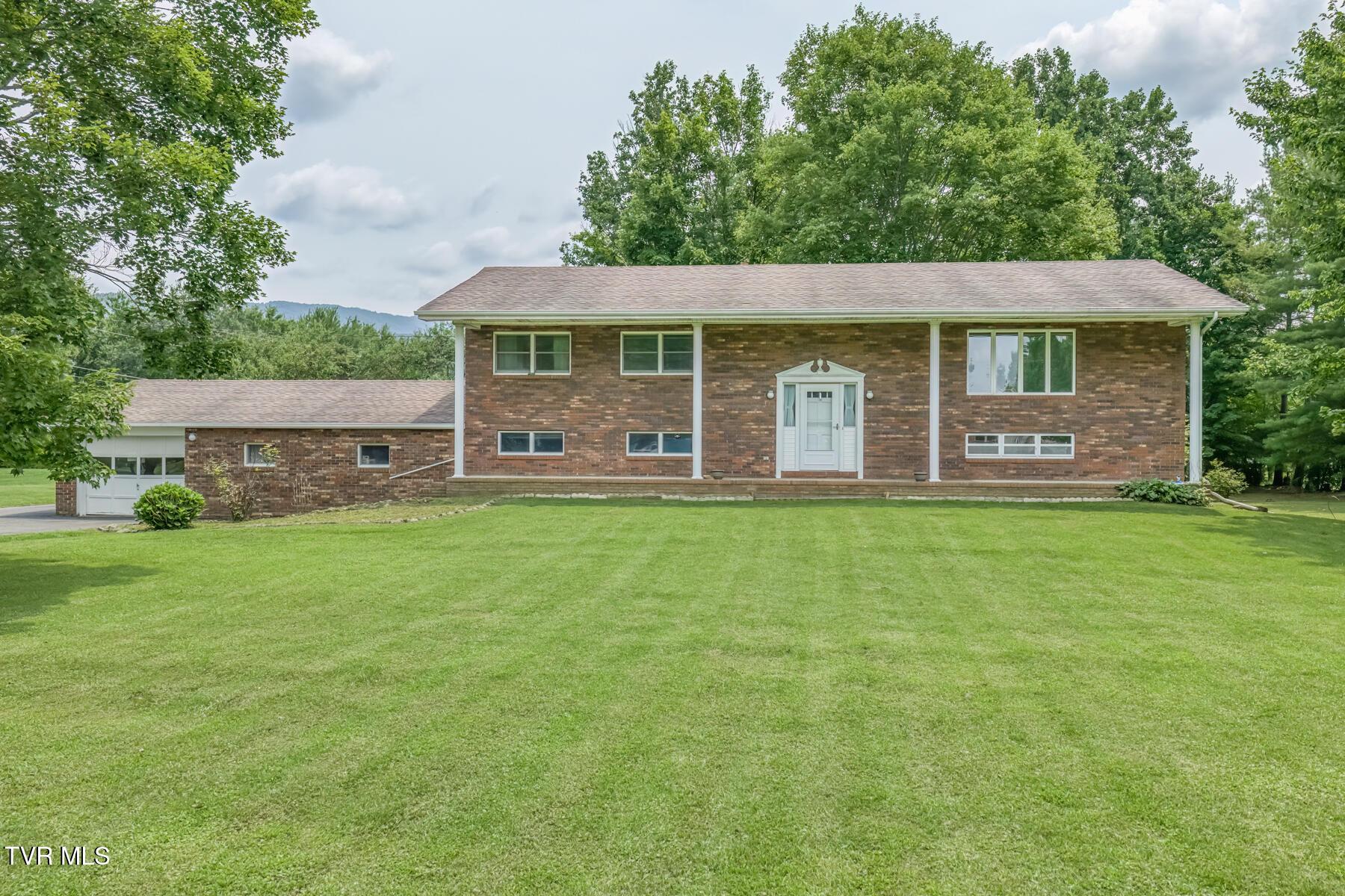 Photo of 4 bed, 3 bath, 2,268 sq ft single family residence at 153 Adams Road