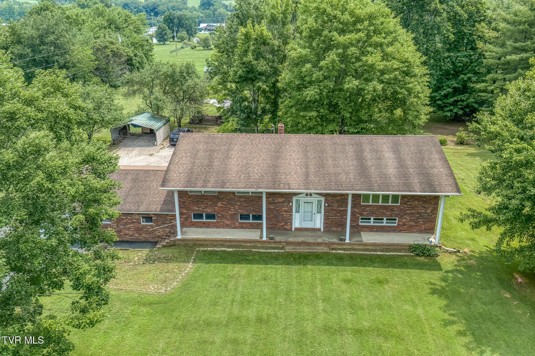 153 Adams Rd-4