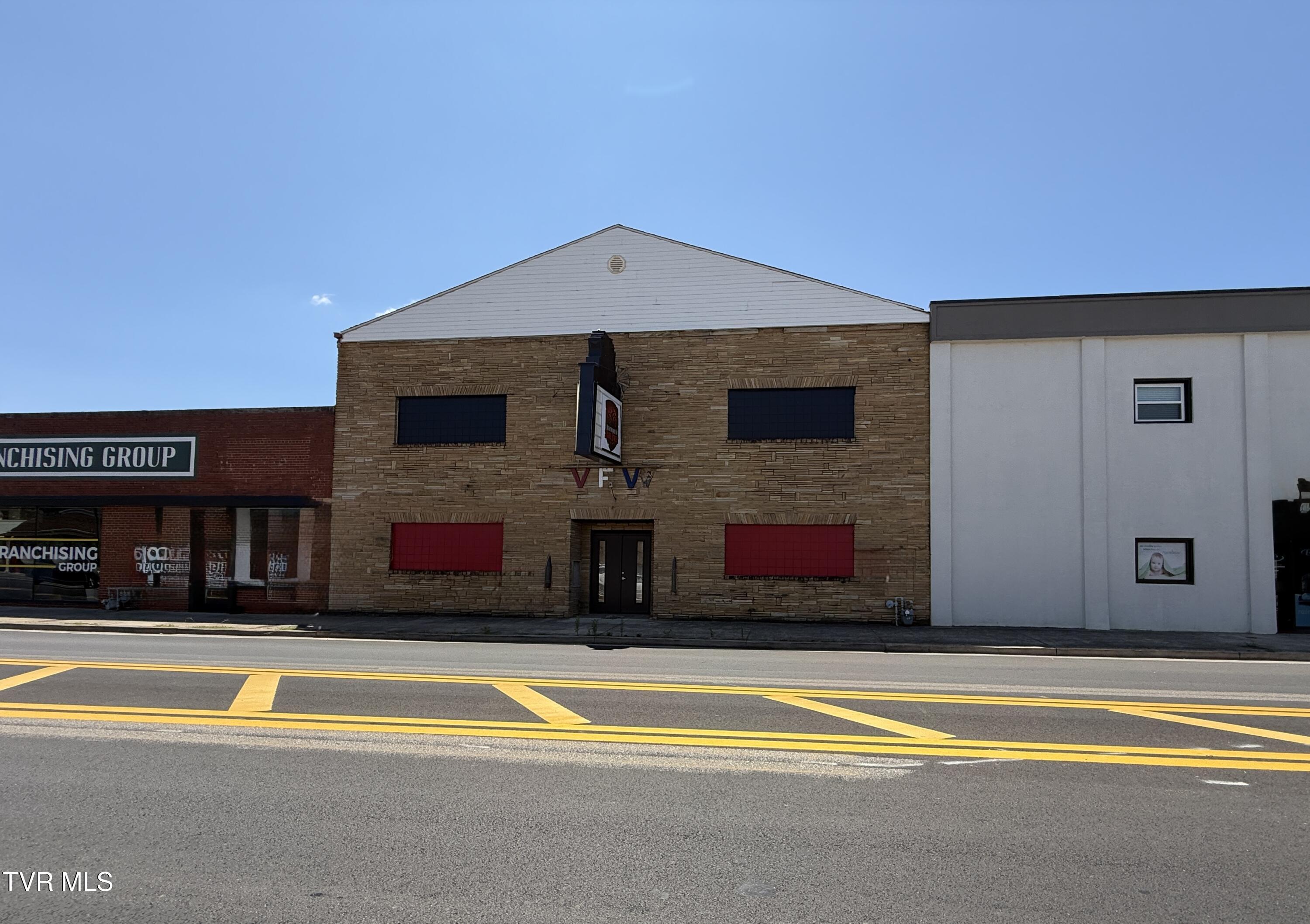 Photo of 13,900 sq ft, 0.53 ac commercial lease at 1604 West State Street