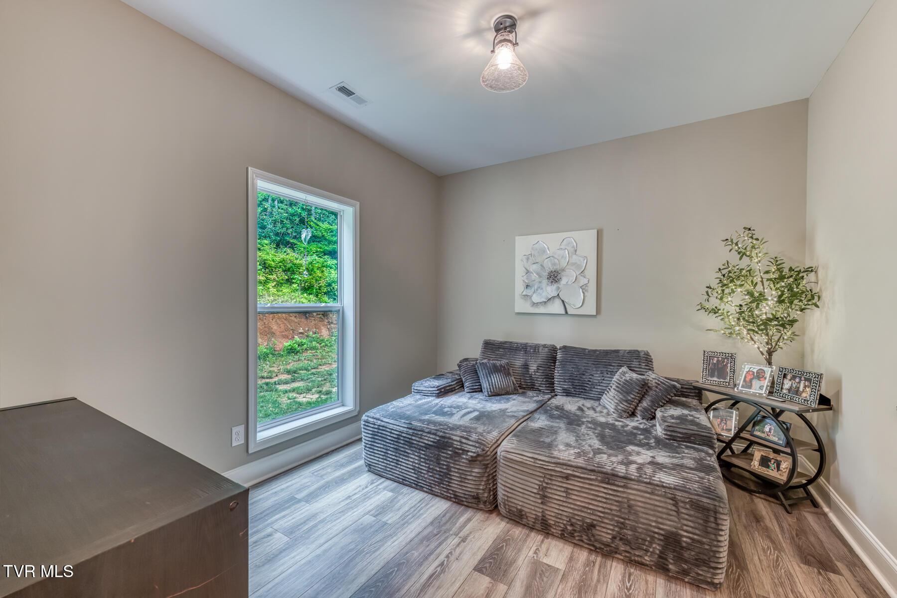 167 Brian Ln-5