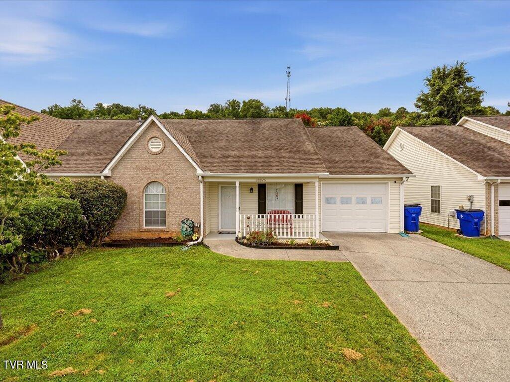 Photo of 3 bed, 2 bath, 1,425 sq ft single family residence at 10026 Bellflower Way