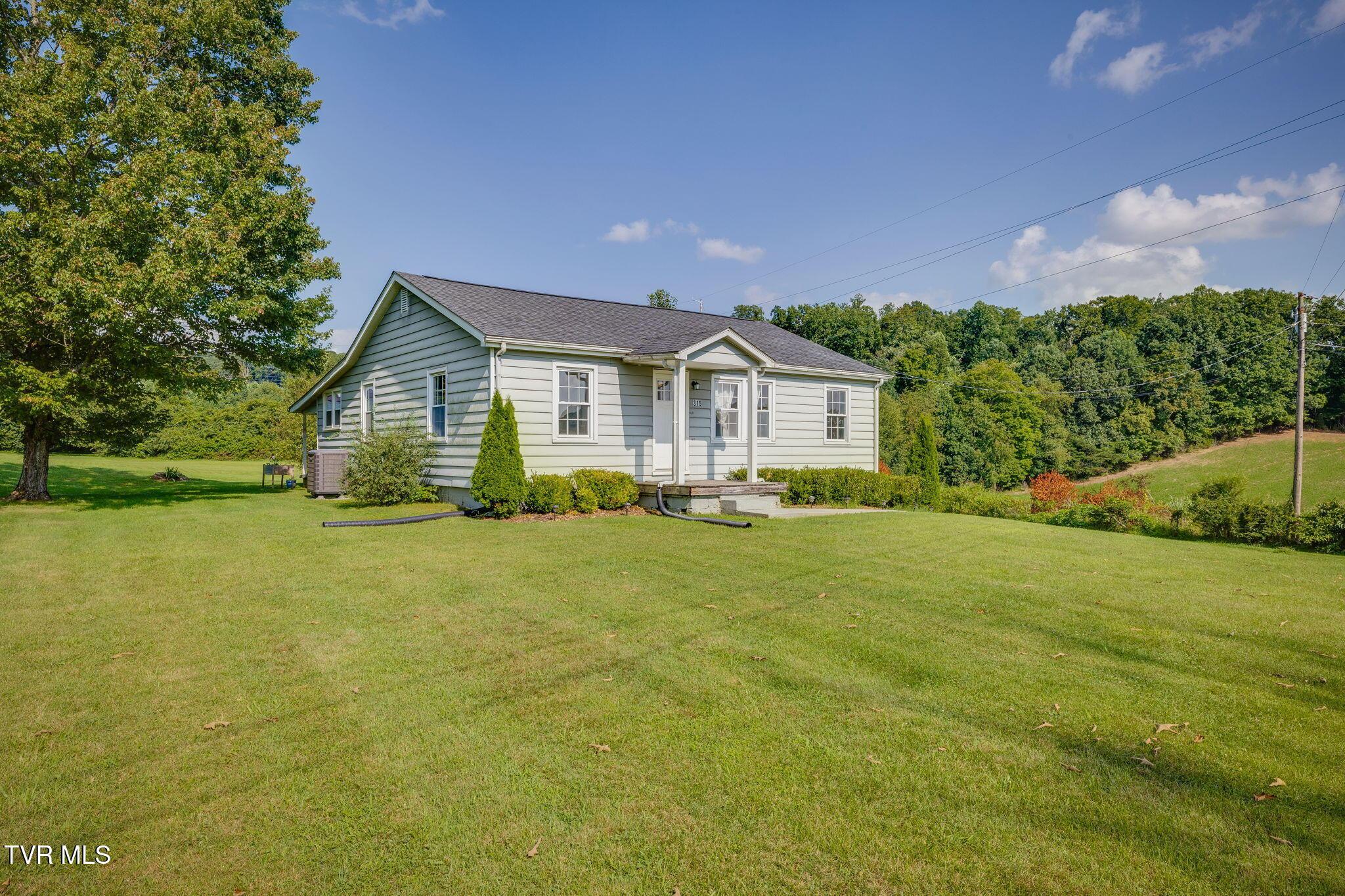 Photo of 4 bed, 2 bath, 1,694 sq ft single family residence at 315 Paddle Creek Road