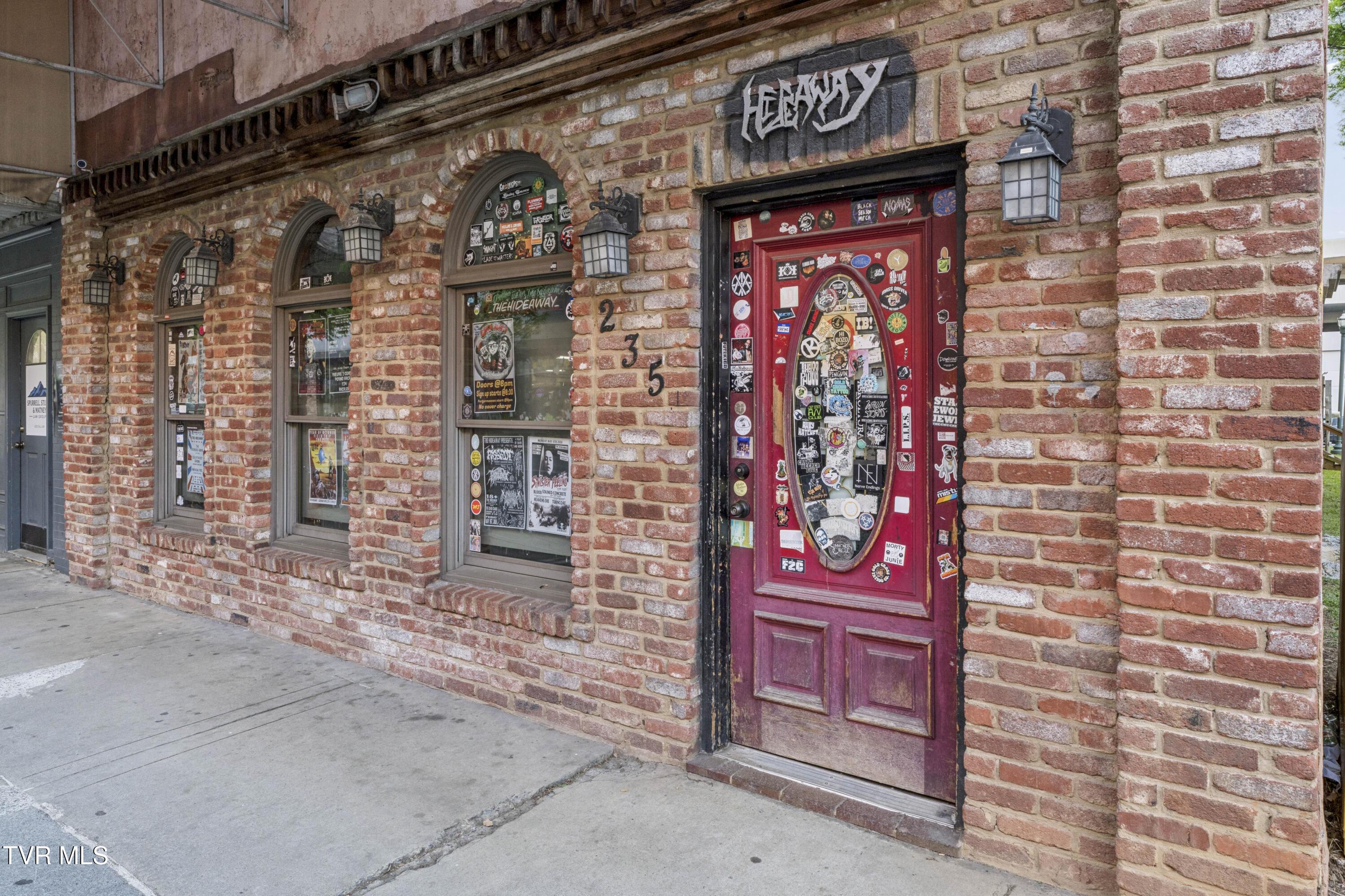 Photo of 2,355 sq ft commercial sale at 235 East Main Street