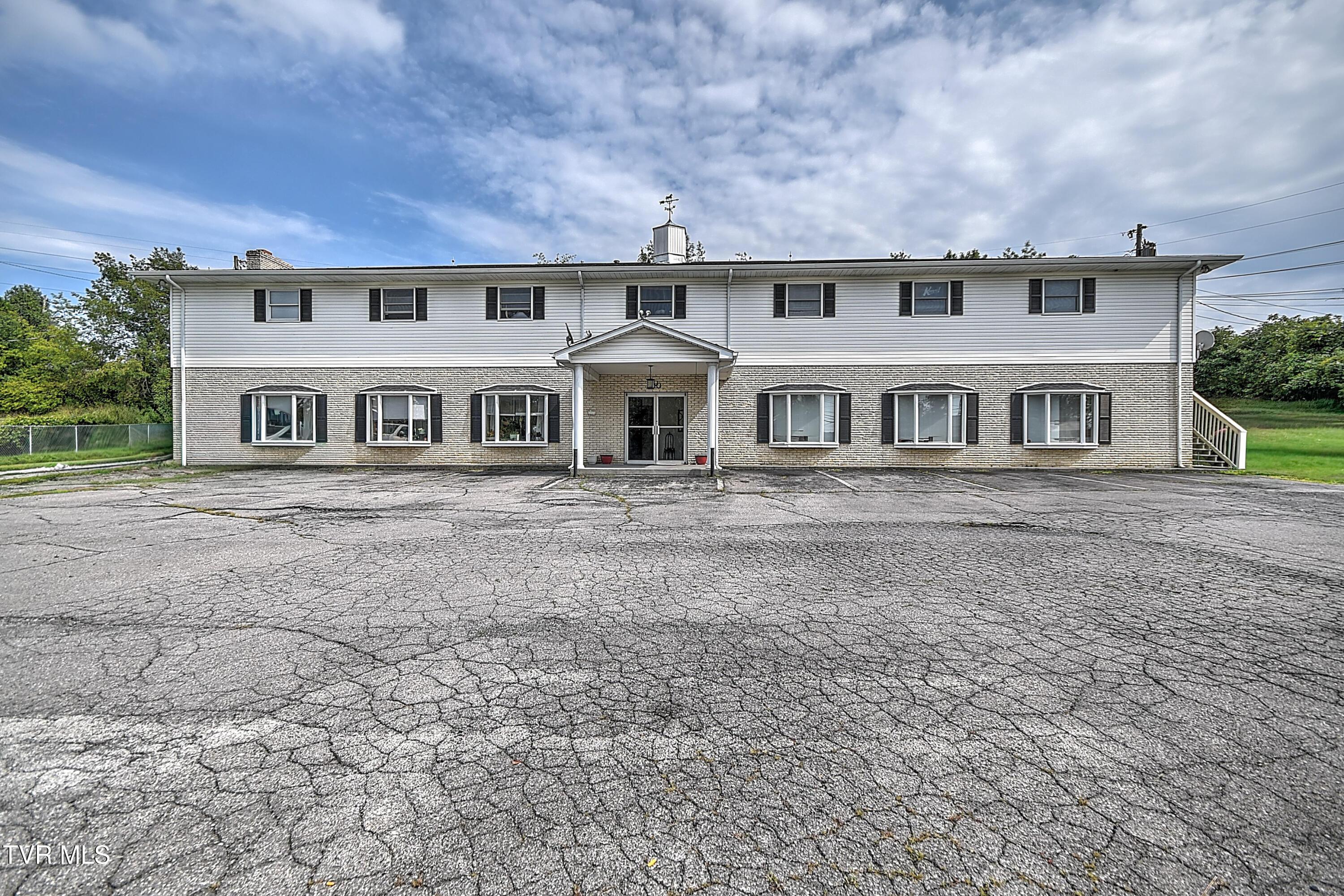 Photo of 8,000 sq ft, 0.57 ac multi family at 5129 Bluff City Highway