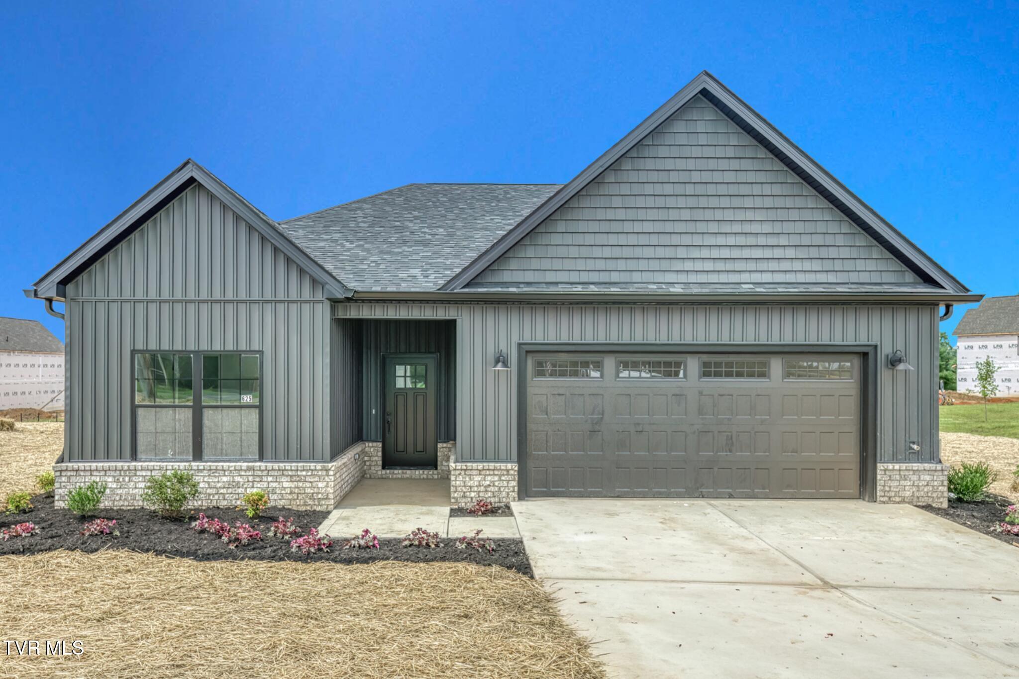Photo of 3 bed, 2 bath, 1,659 sq ft single family residence at 625 East Main Street
