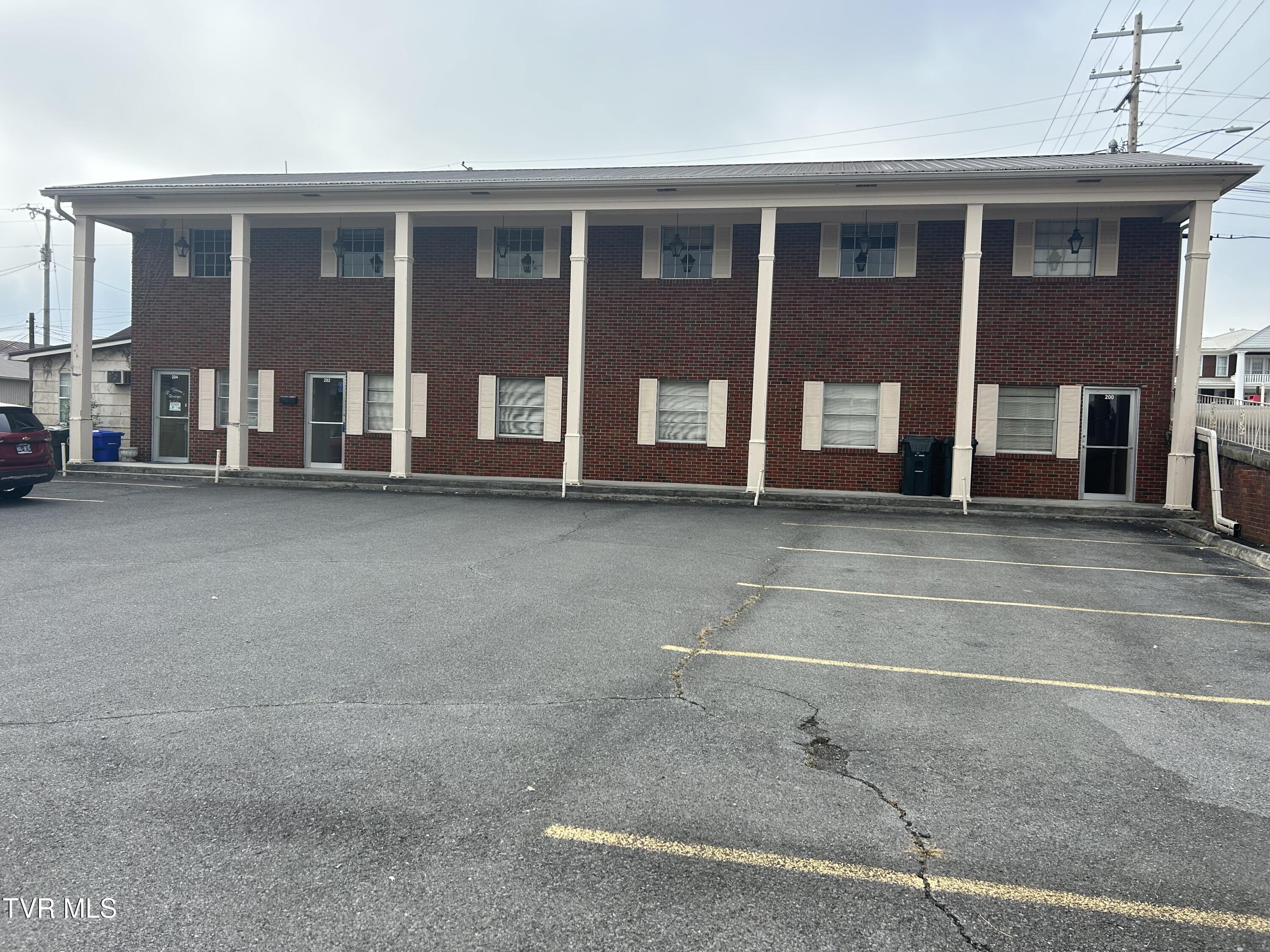 Photo of 3,850 sq ft, 0.24 ac commercial sale at 200 East 1st North Street