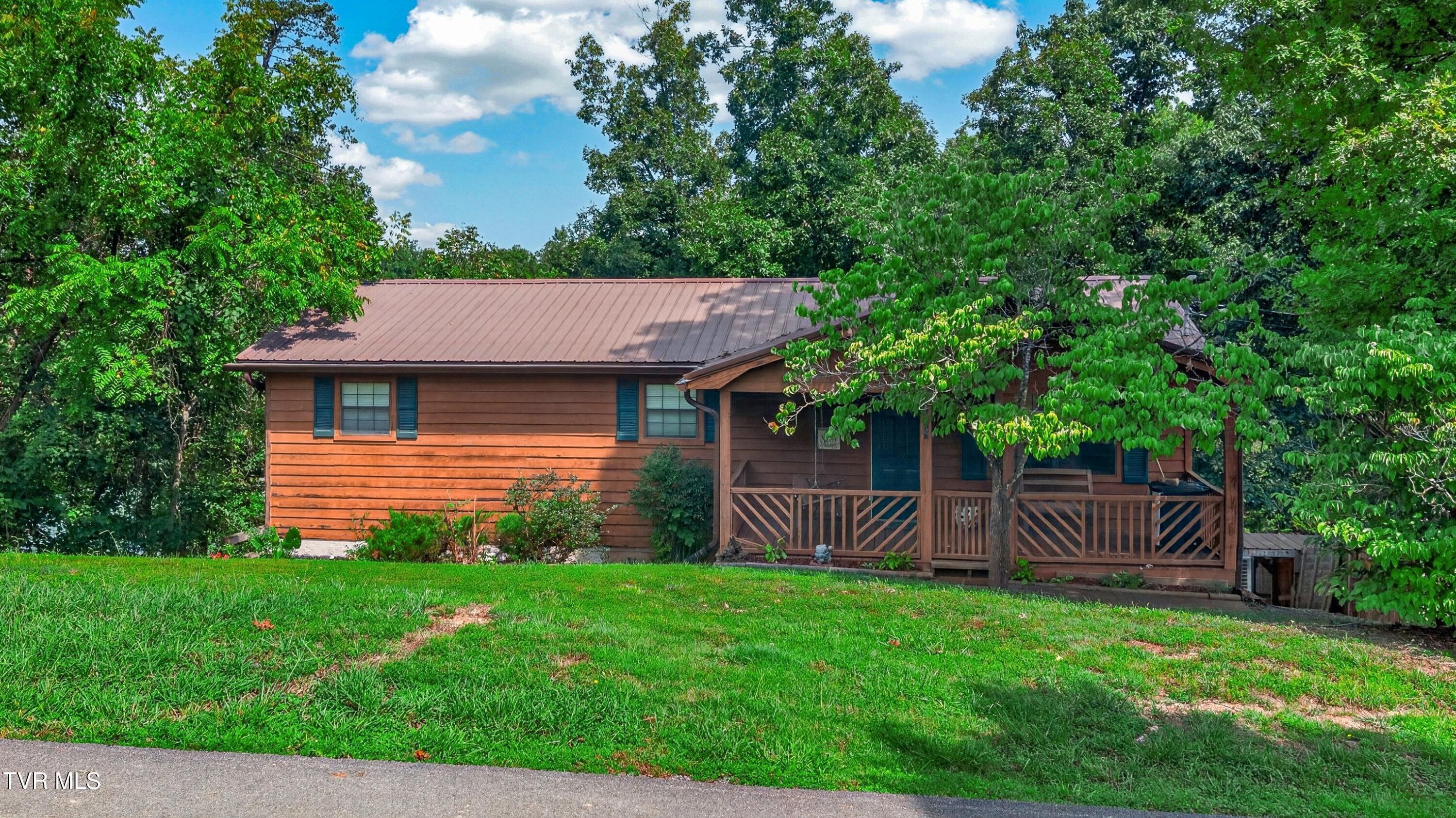 001-1537KinderLane-Dandridge-TN-37725-SM