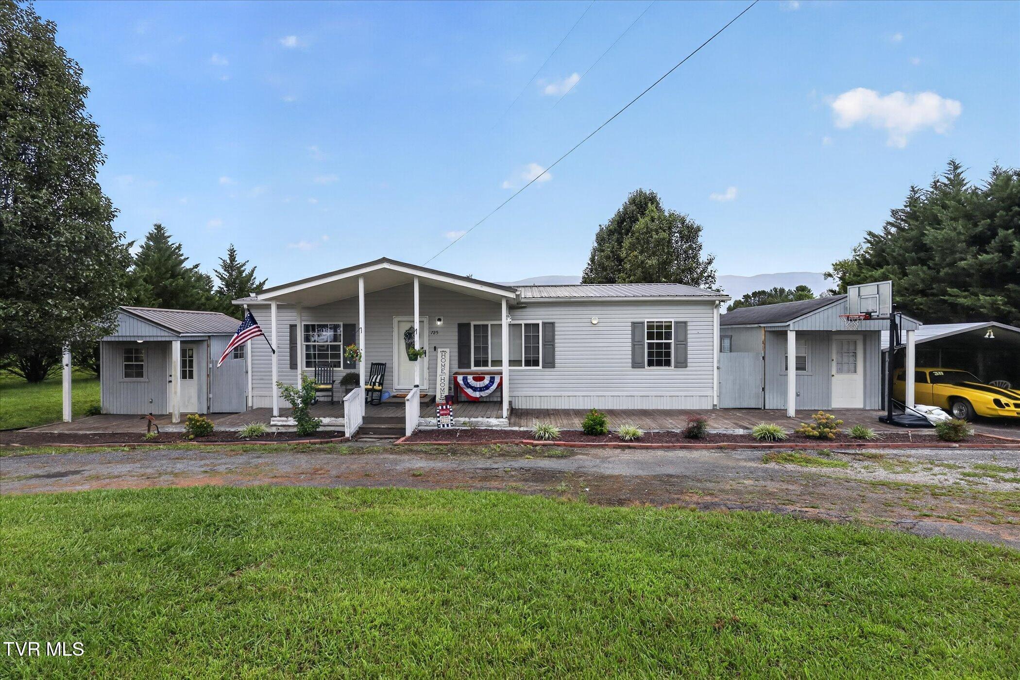 Photo of 3 bed, 2 bath, 1,360 sq ft single family residence at 725 Shakerag Road