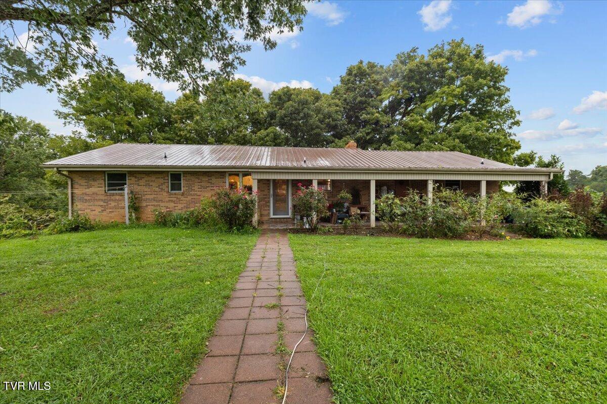 Photo of 4 bed, 2 bath, 1,750 sq ft single family residence at 595 Greystone Road