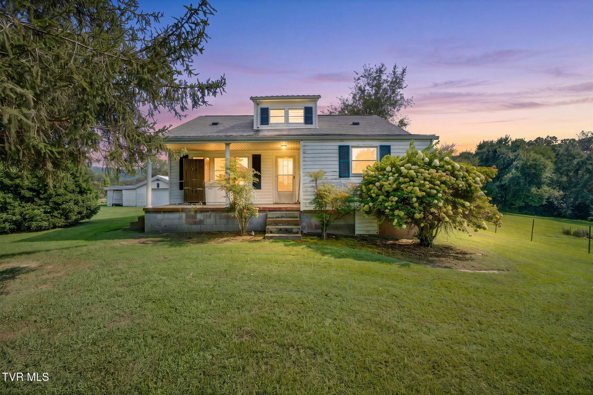 Photo of 3 bed, 1 bath, 1,719 sq ft single family residence at 126 California Road