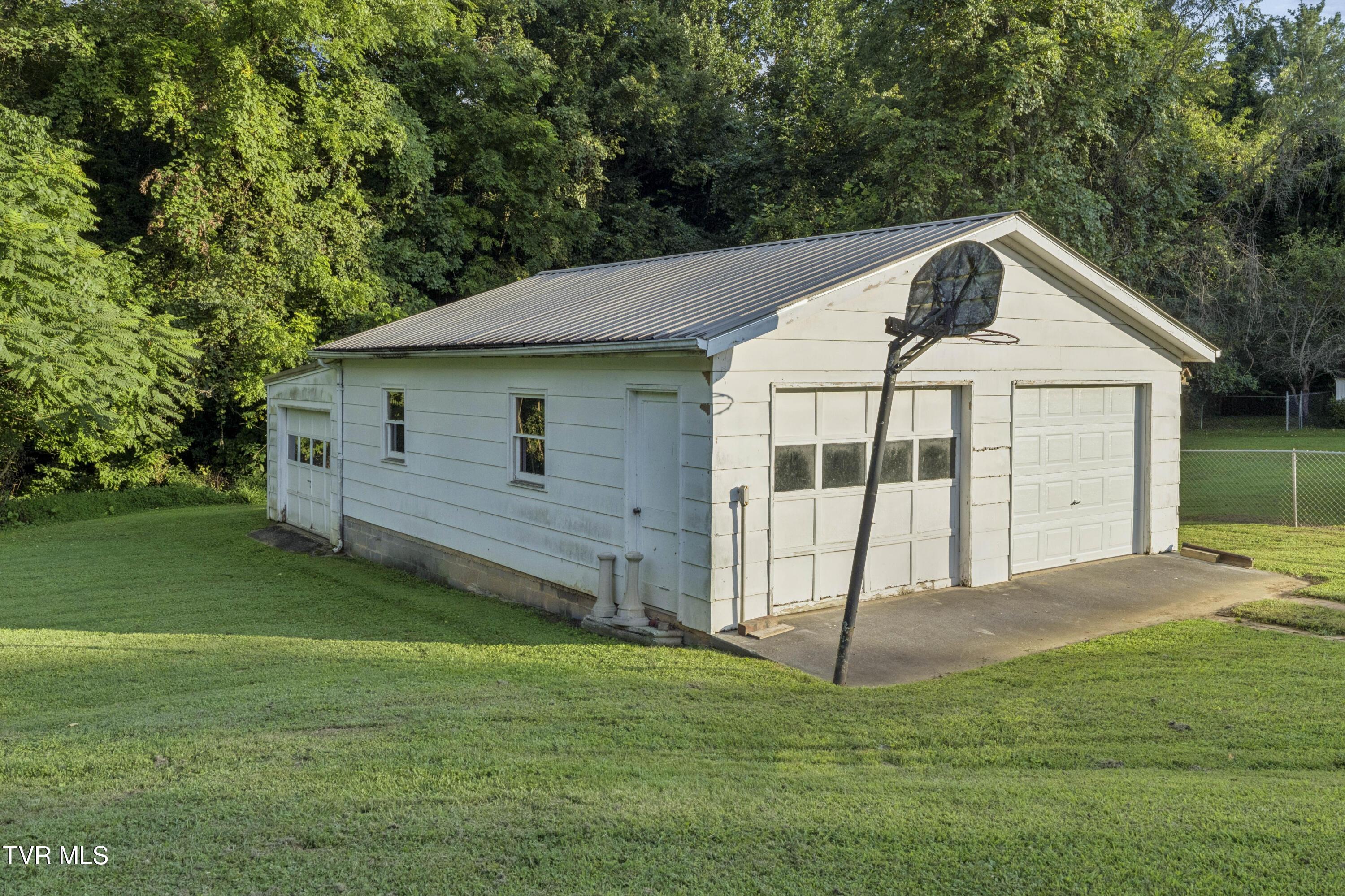 Hilltop-37