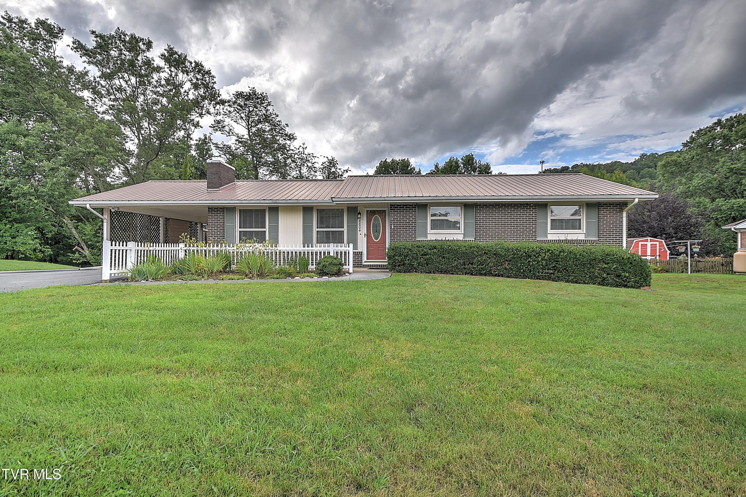 Photo of 3 bed, 3 bath, 1,974 sq ft single family residence at 4804 Linda Court