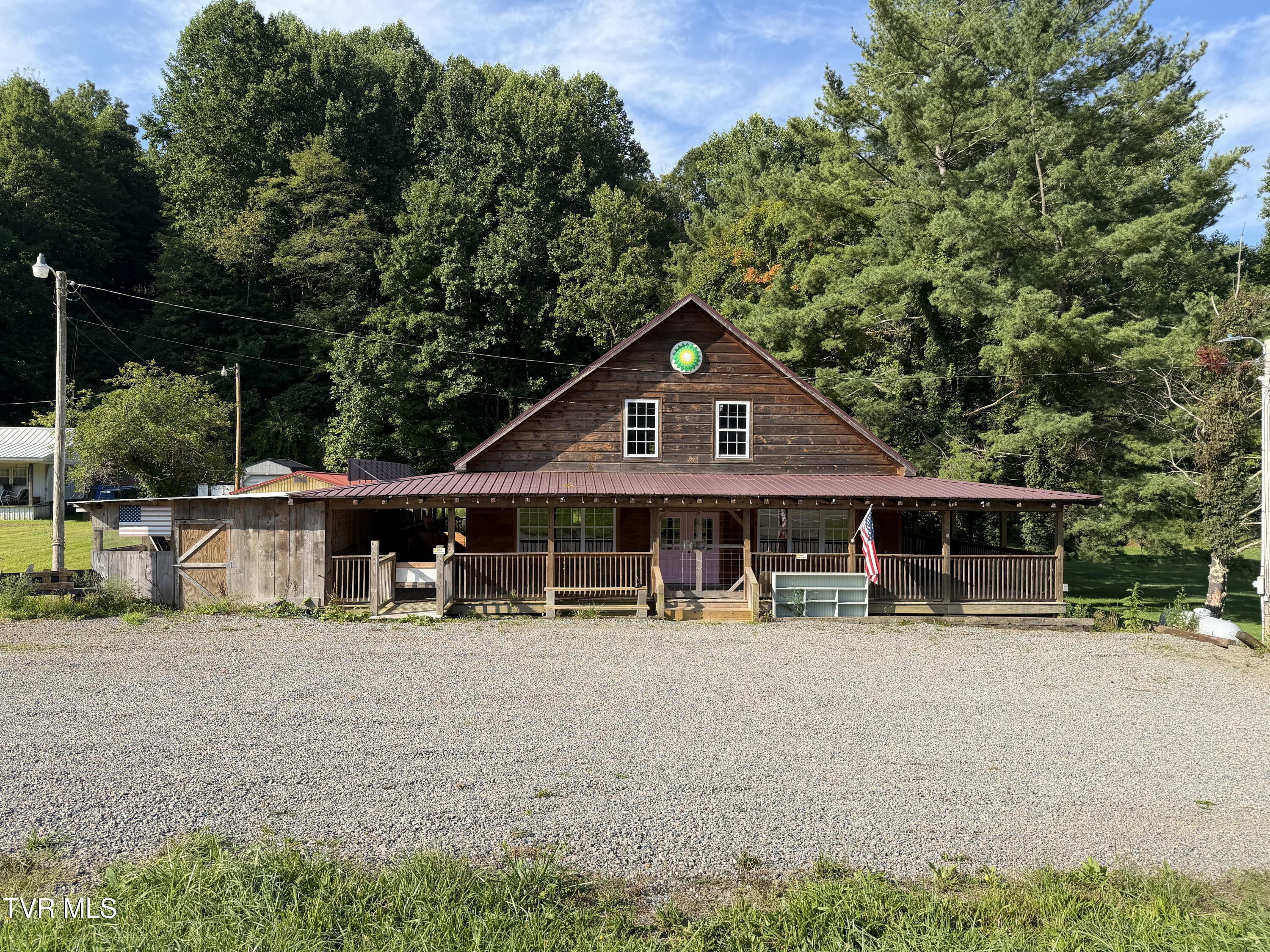 Photo of 2,400 sq ft, 1.08 ac commercial sale at 11190 Highway 421