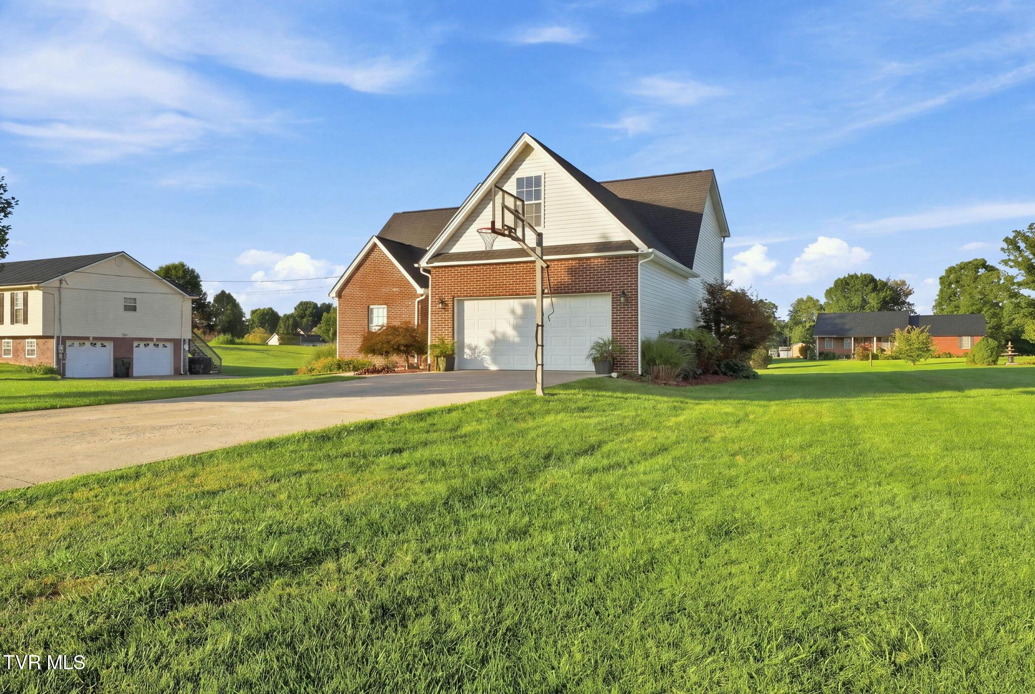 12-web-or-mls-427 Matthews Mill Rd Resho
