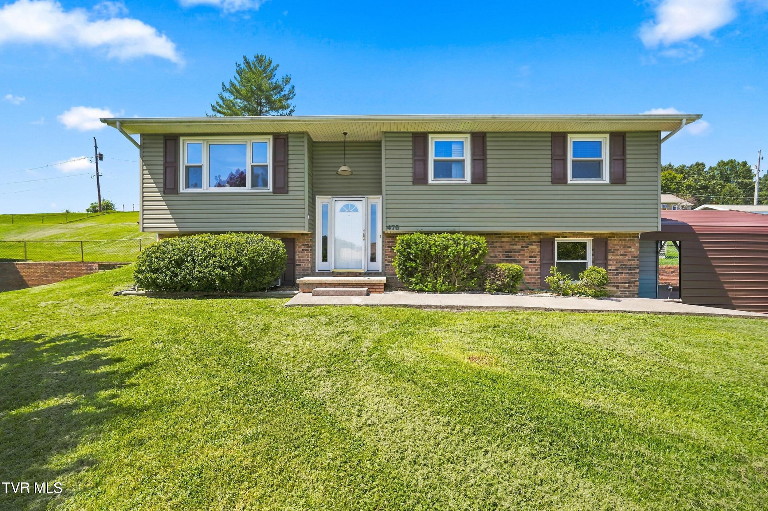 Photo of 3 bed, 2 bath, 1,649 sq ft single family residence at 470 Old Hickory Circle