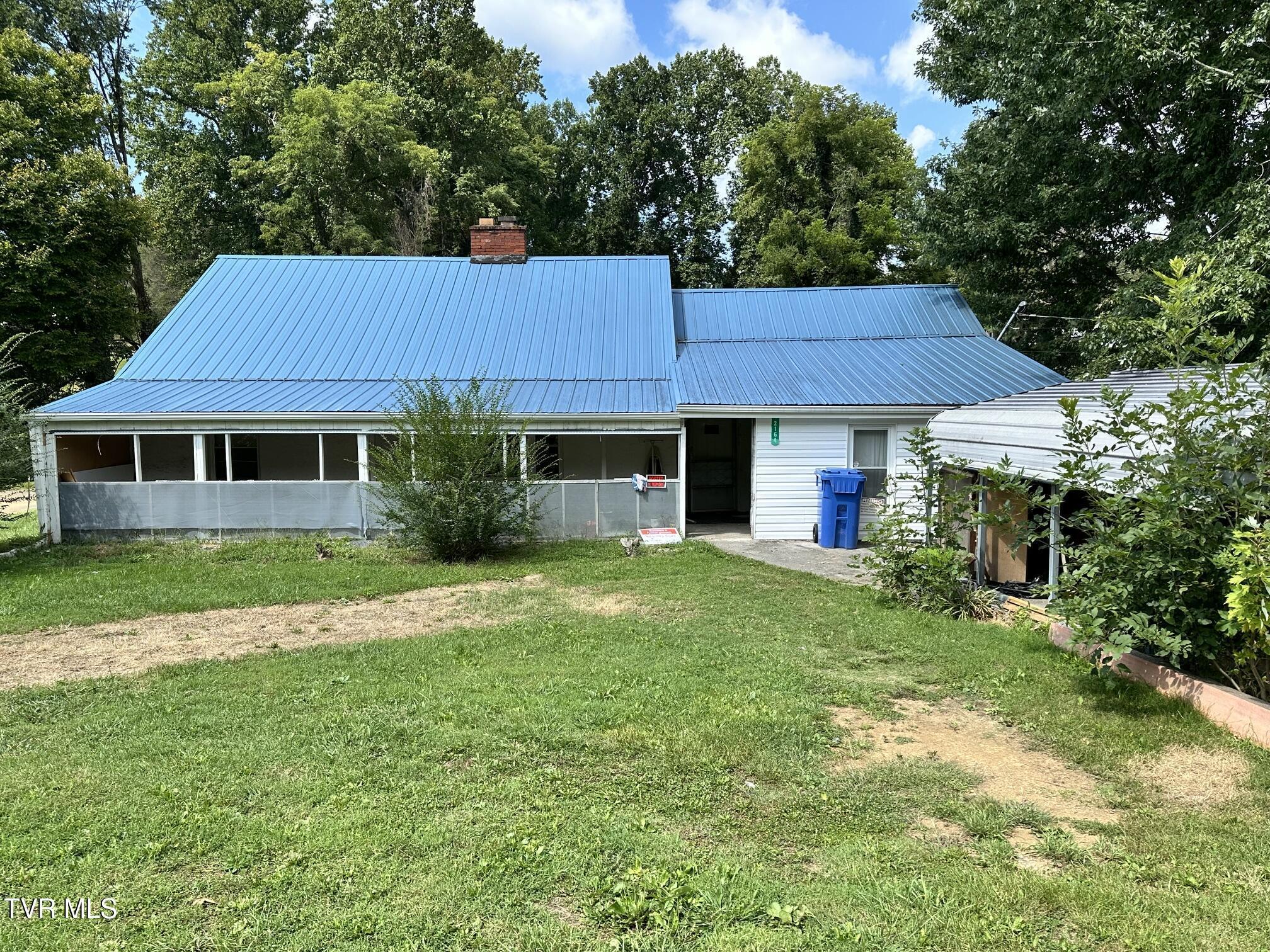 Photo of 2 bed, 1 bath, 1,483 sq ft single family residence at 2164 Carolina Avenue