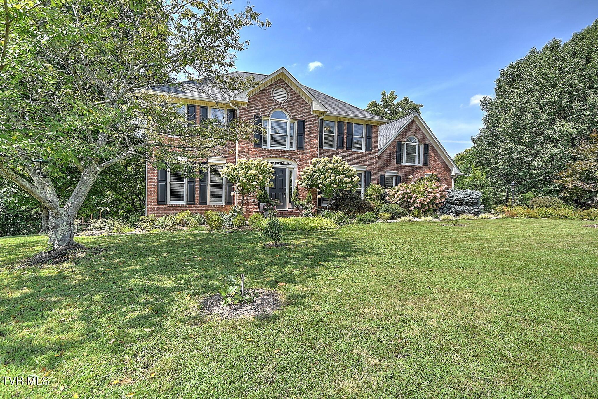 2-web-or-mls-100 Queensgate GUnit-2
