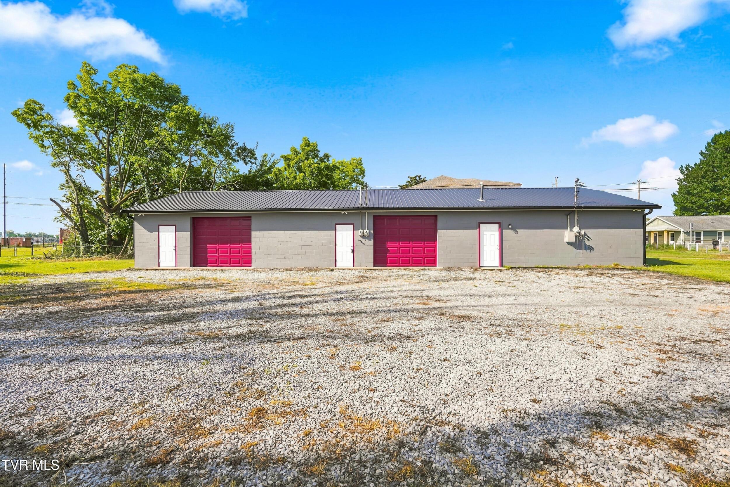 Photo of 600 sq ft, 0.36 ac commercial sale at 1617 Park Street