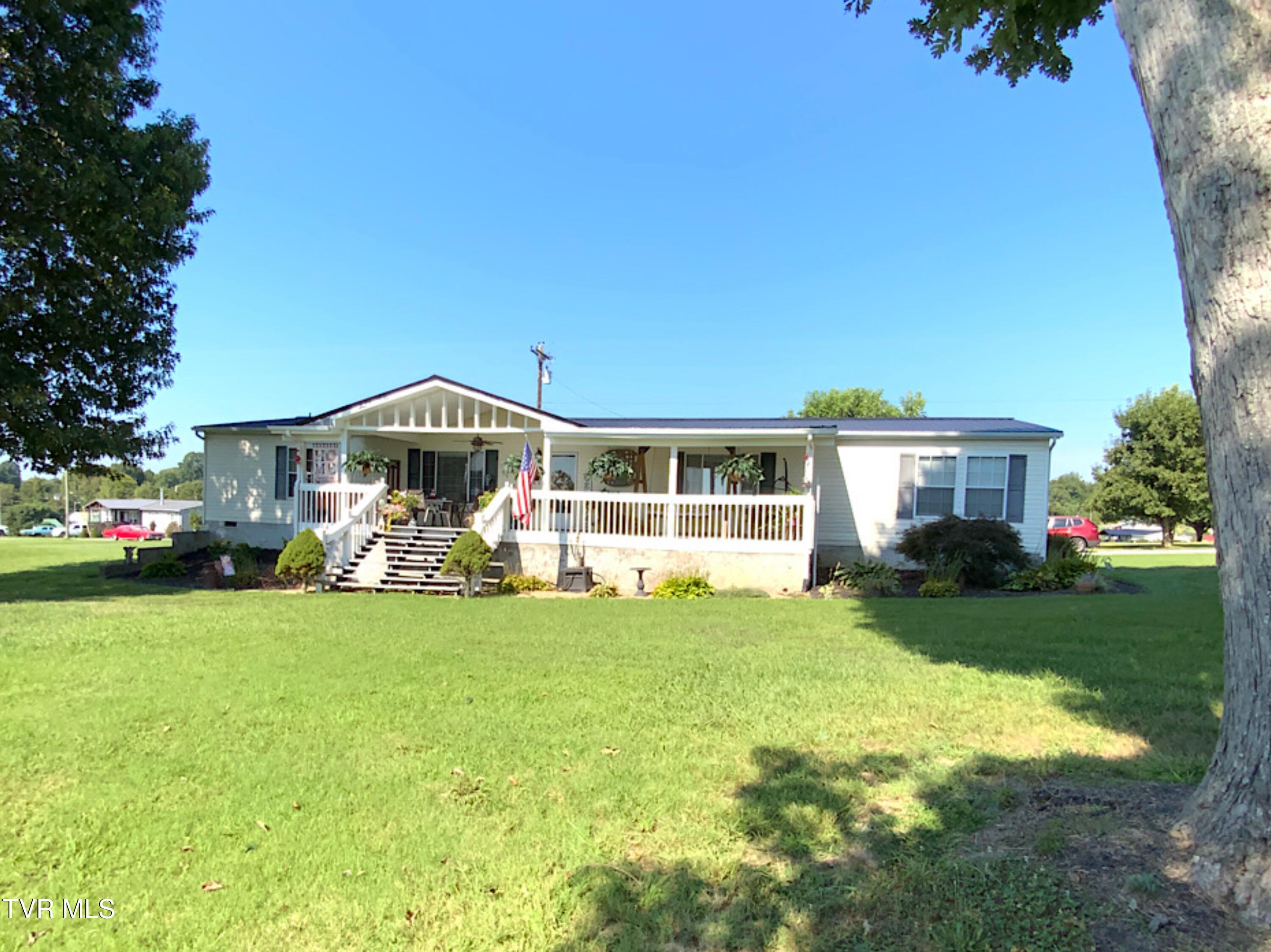 Photo of 4 bed, 2 bath, 2,356 sq ft single family residence at 177 Hawkins Road