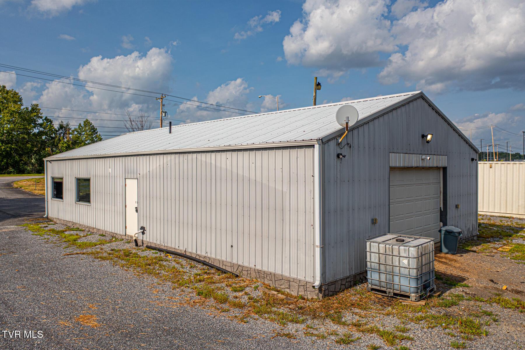 Commercial Listing-28