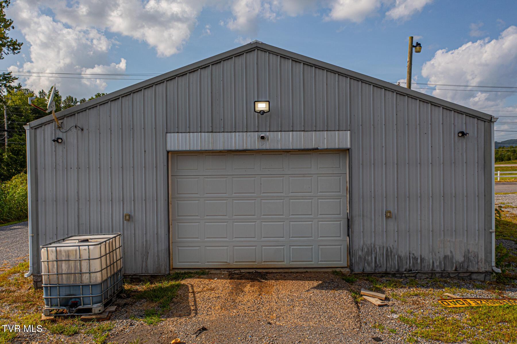 Commercial Listing-29