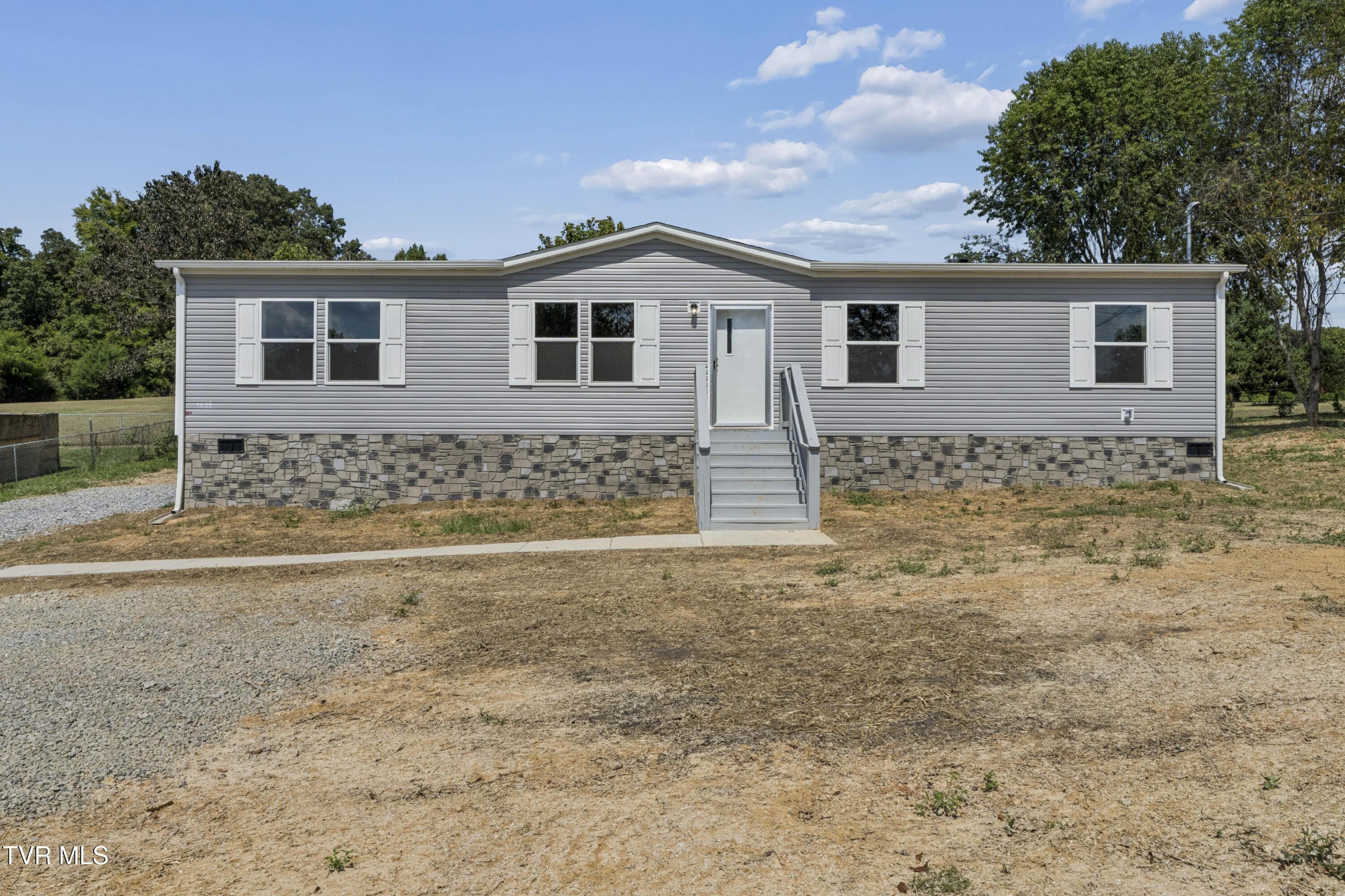 Photo of 2 bed, 2 bath, 1,475 sq ft single family residence at 1485 Jearoldstown Road