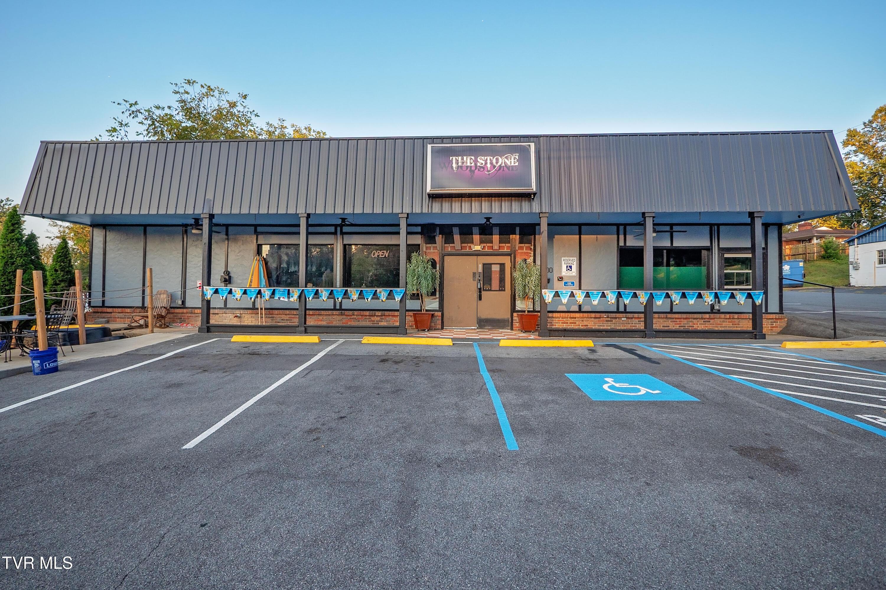 Photo of 2,656 sq ft, 0.17 ac commercial sale at 3500 Fort Henry Drive