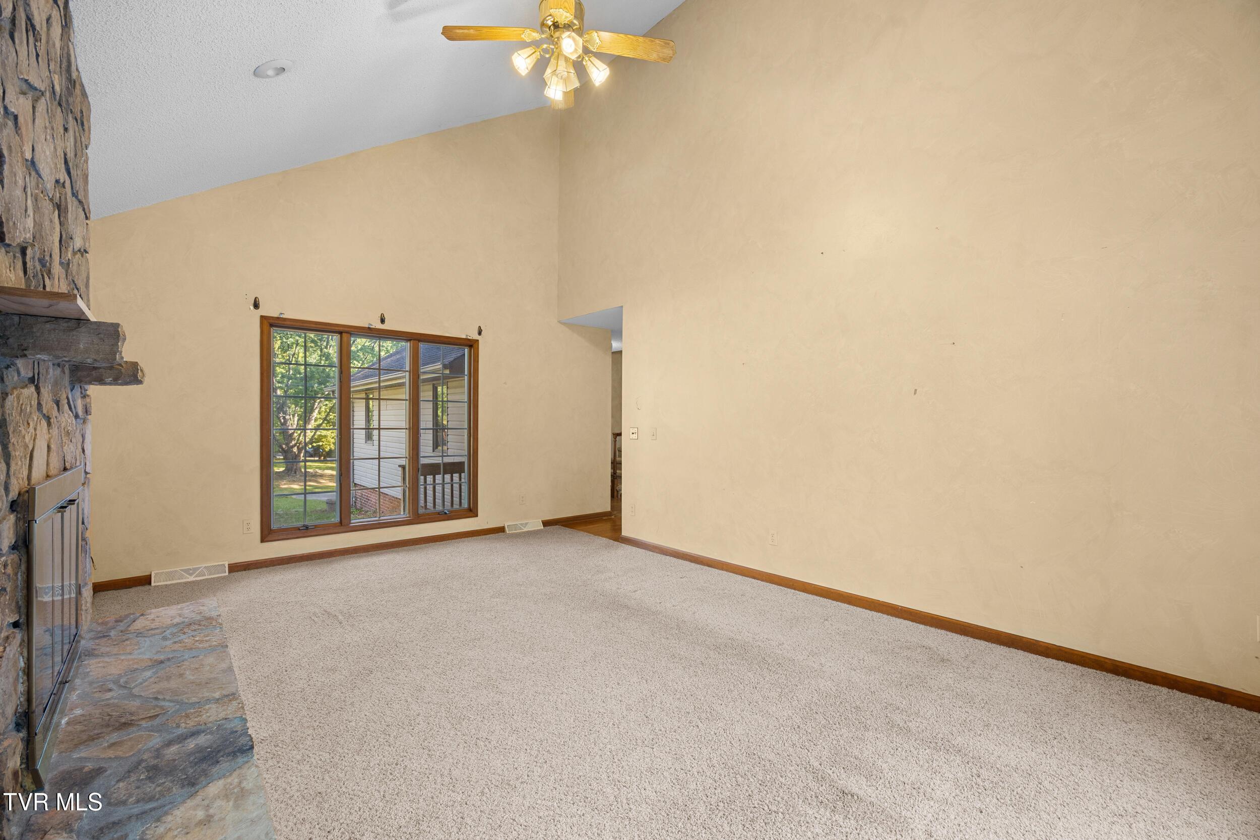 12_101 stanmore drive-2