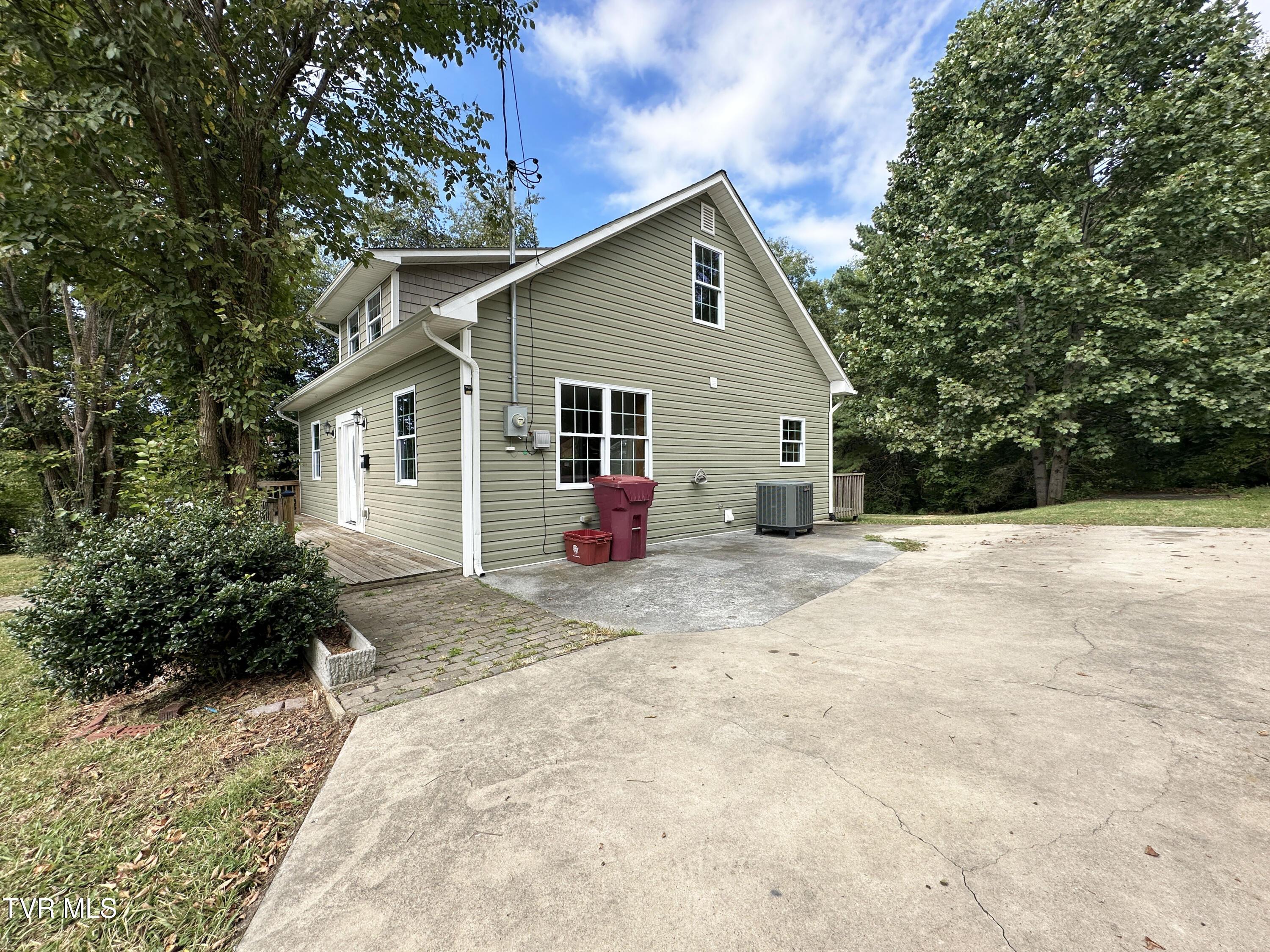 133 E Highland Rd 04