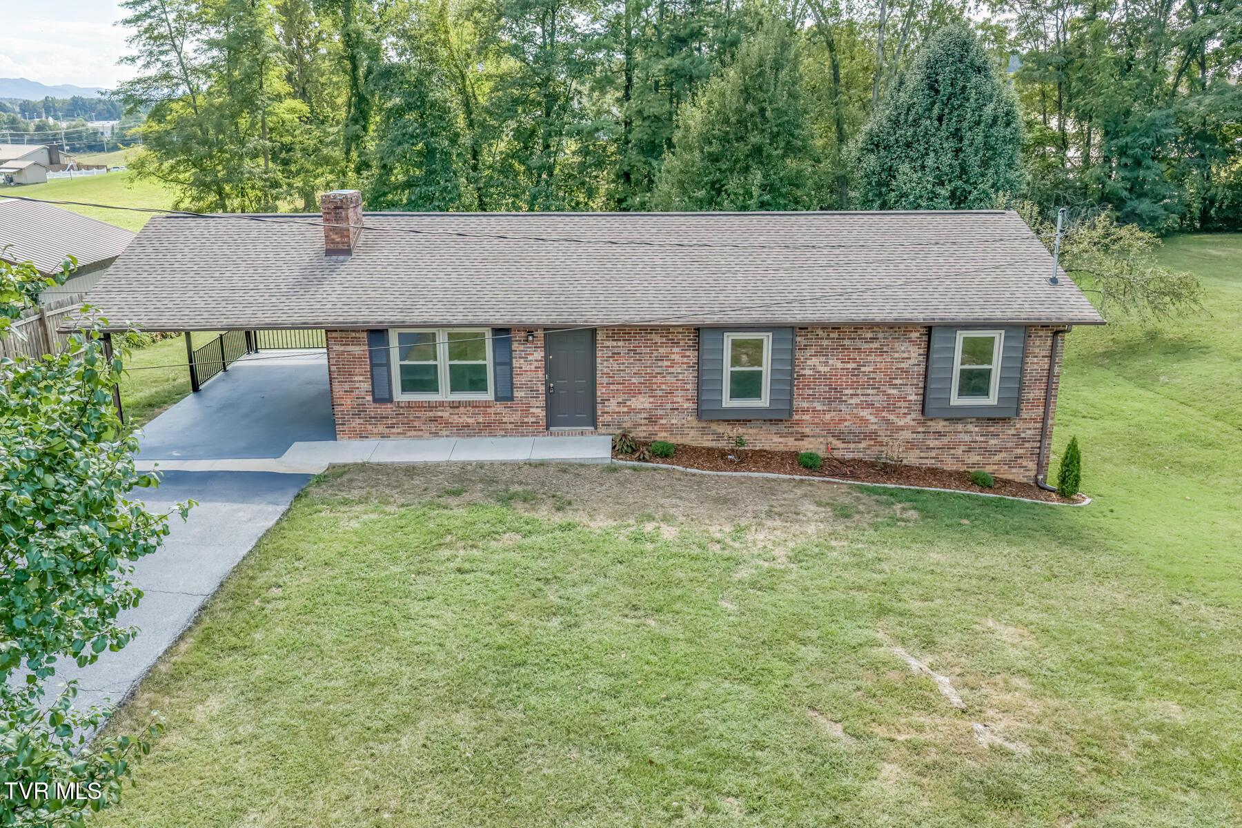 301 Piney Ave-2