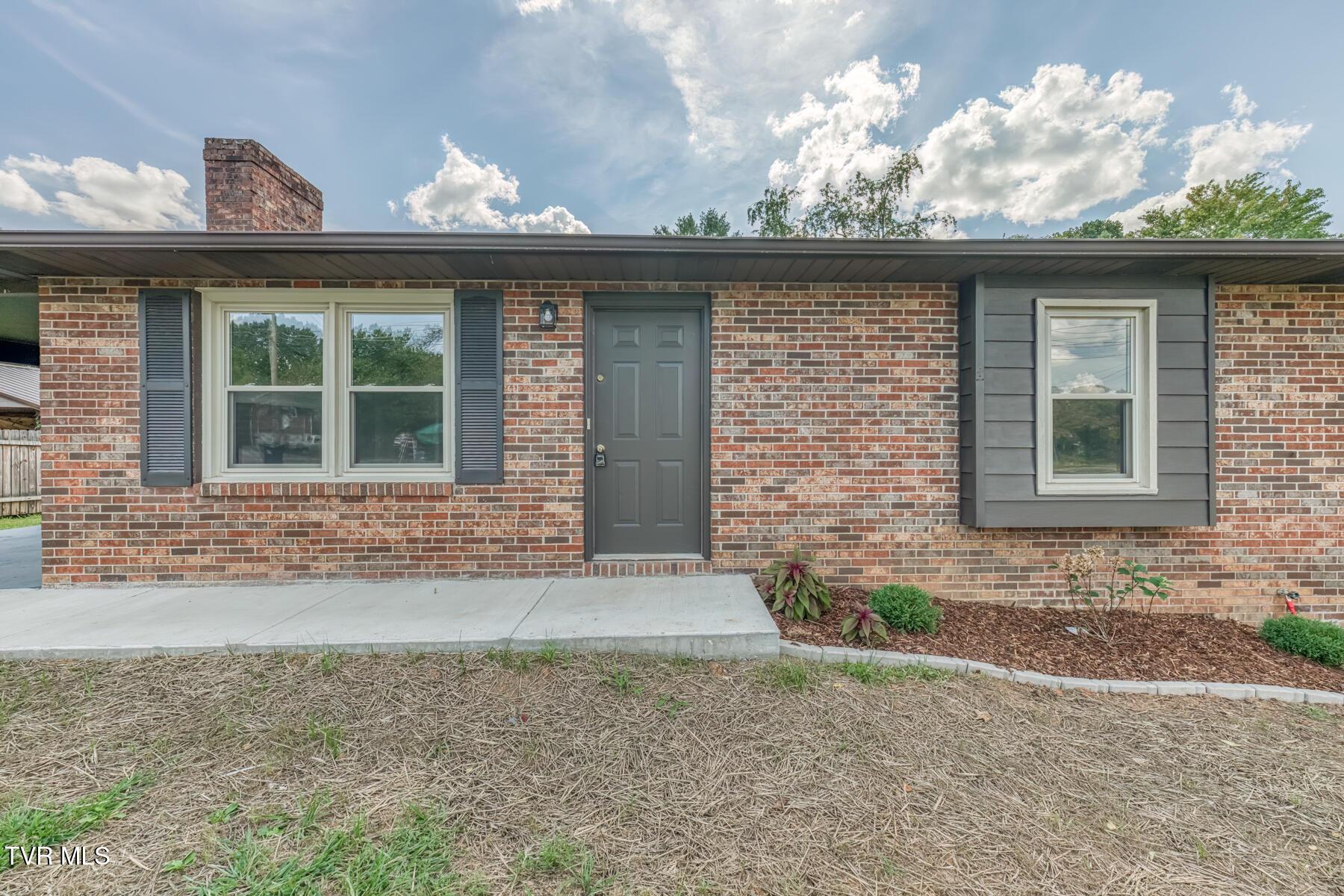 301 Piney Ave-7